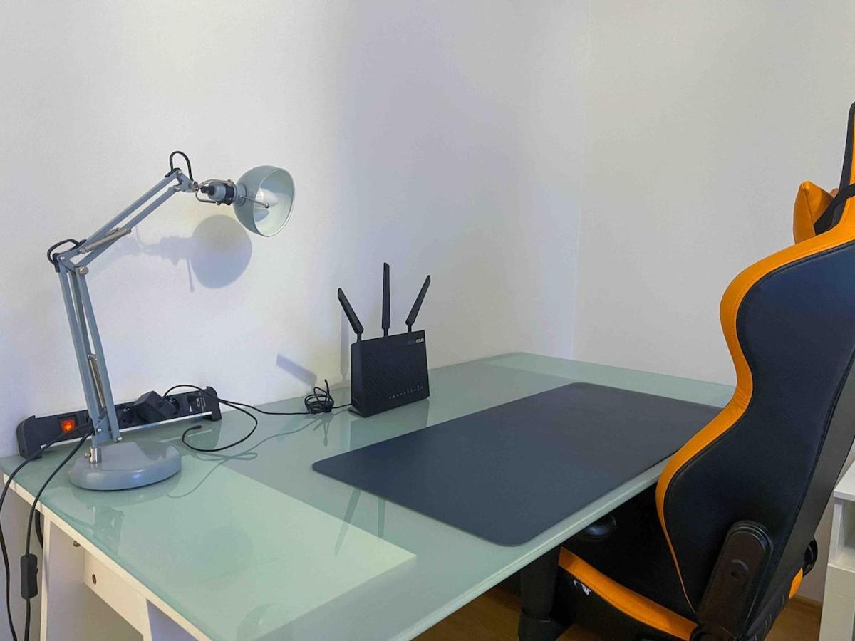 One-bedroom apartment with free parking