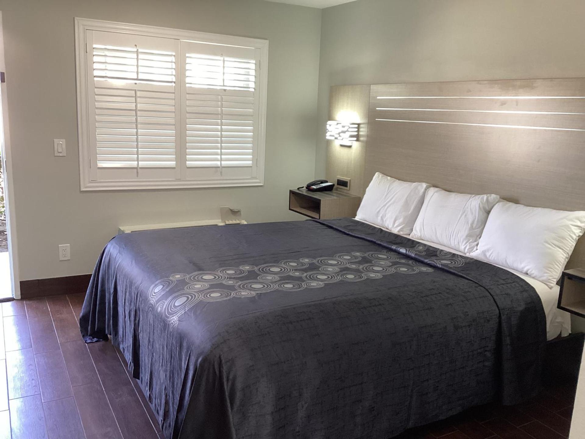 Mayfair Inn Onratio Airport & Convention Center