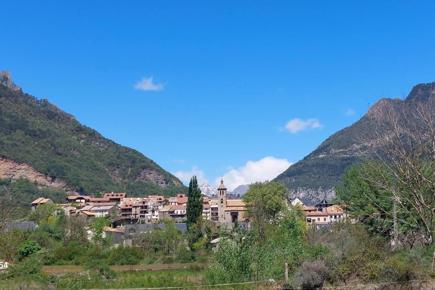 Apartamento Alma centro Biescas l WIFI l Parking