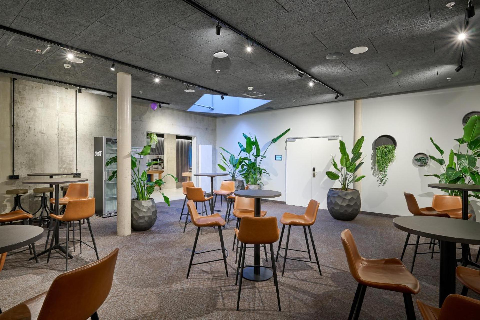 Meeting/conference room