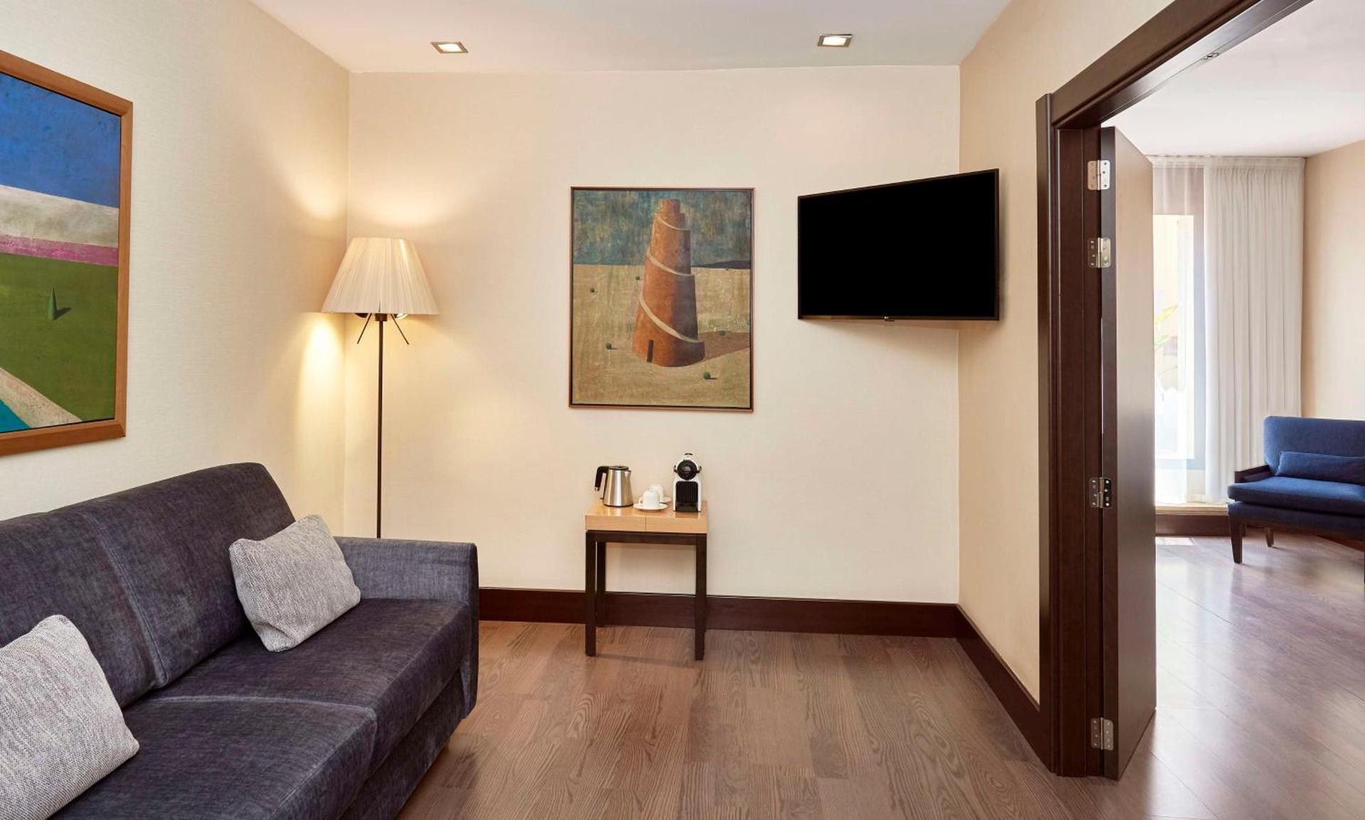 Photo of the whole room