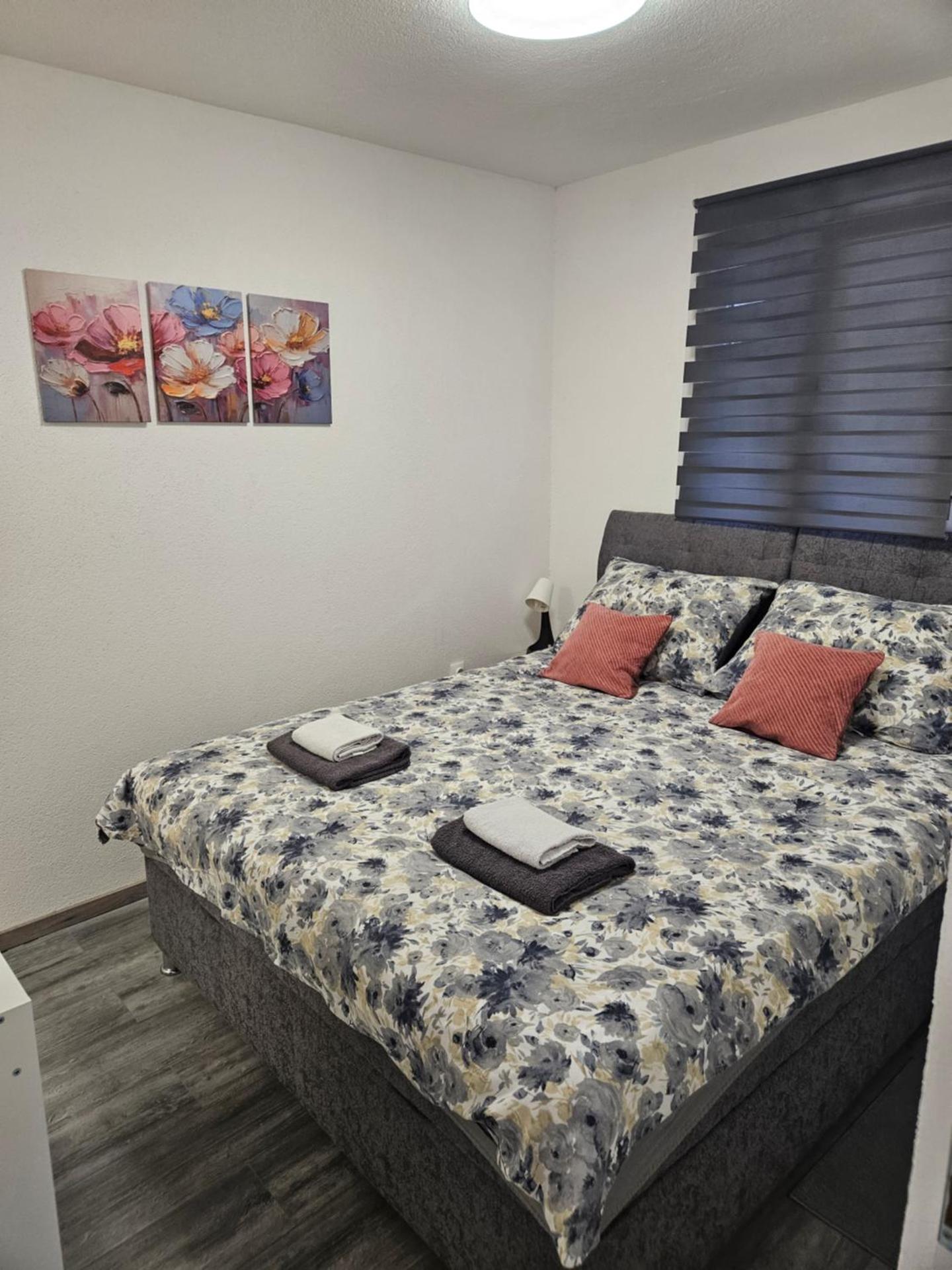 Tiny House Ciciban - self check in and check out