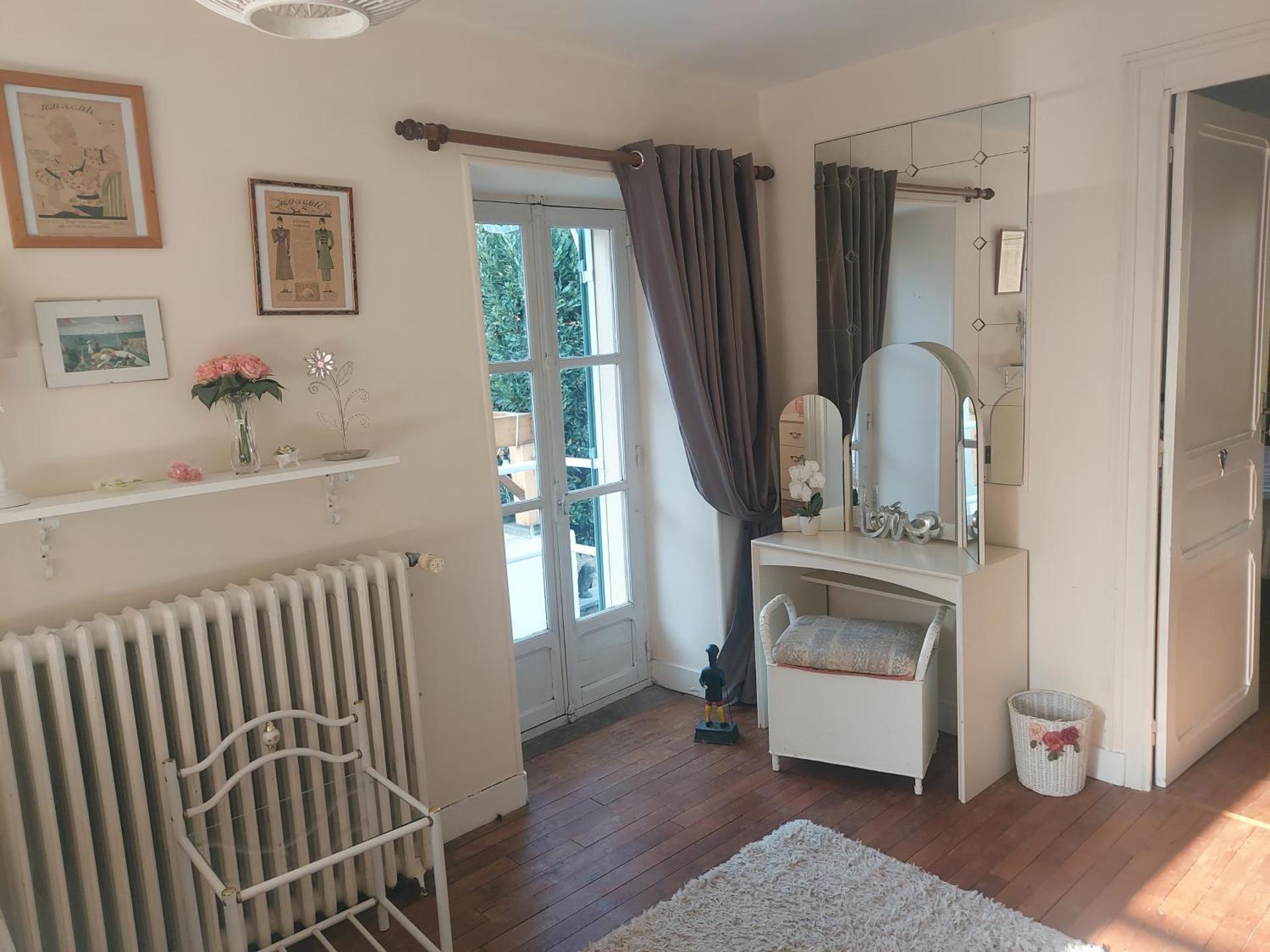 2Bed House Sleeps 4 - Parking Views 3min to Town