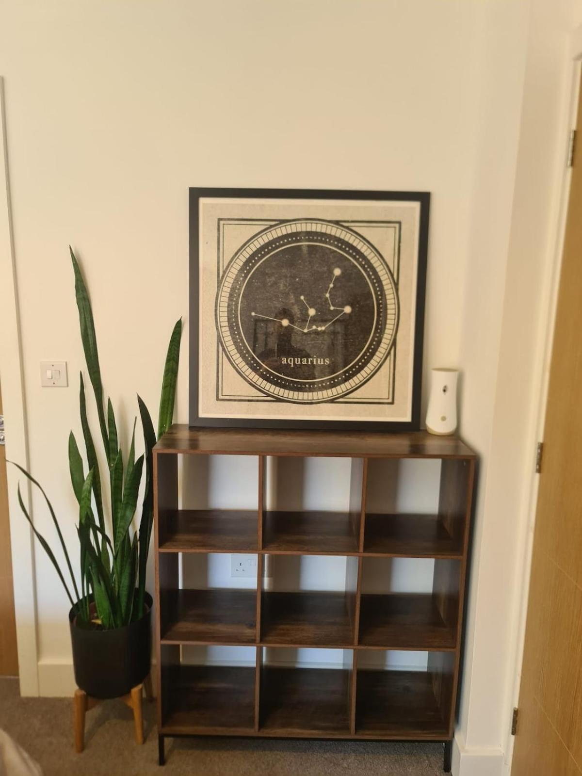 The Snuggery-Hot Tub-Free Parking-Accessible