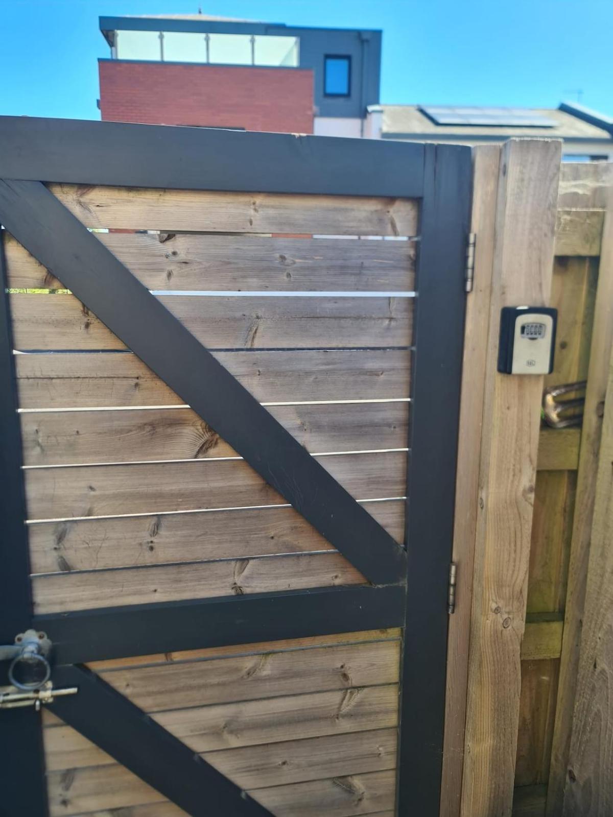 The Snuggery-Hot Tub-Free Parking-Accessible