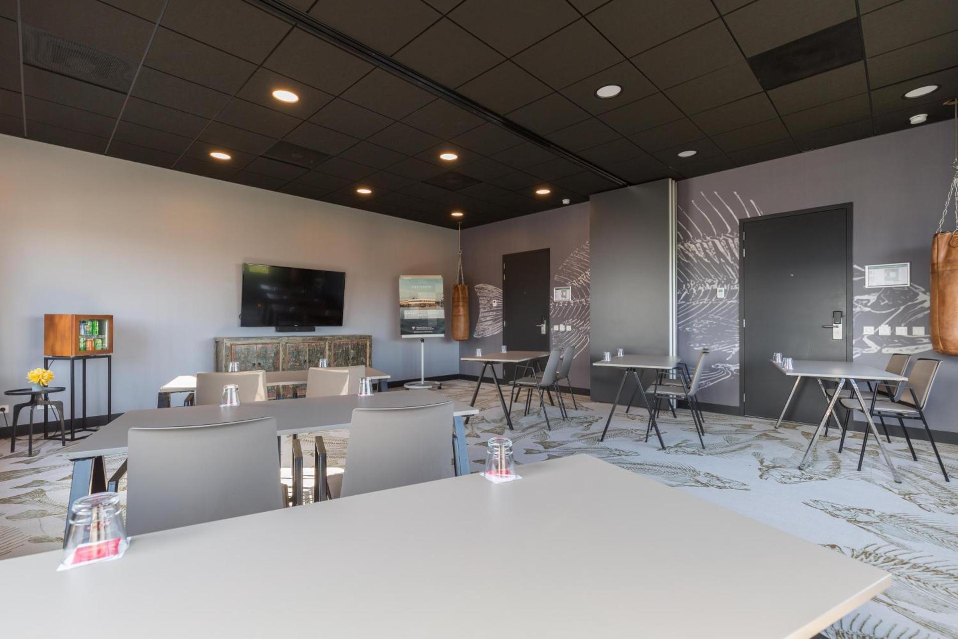 Meeting/conference room