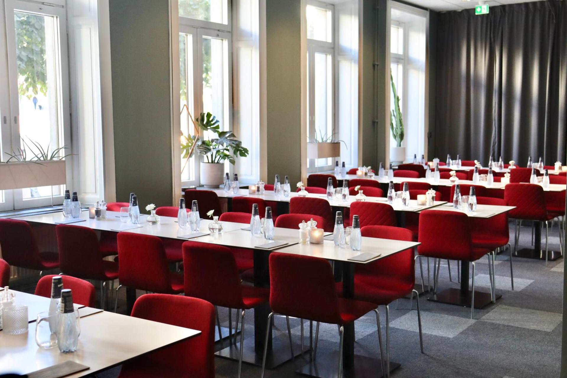 Meeting/conference room