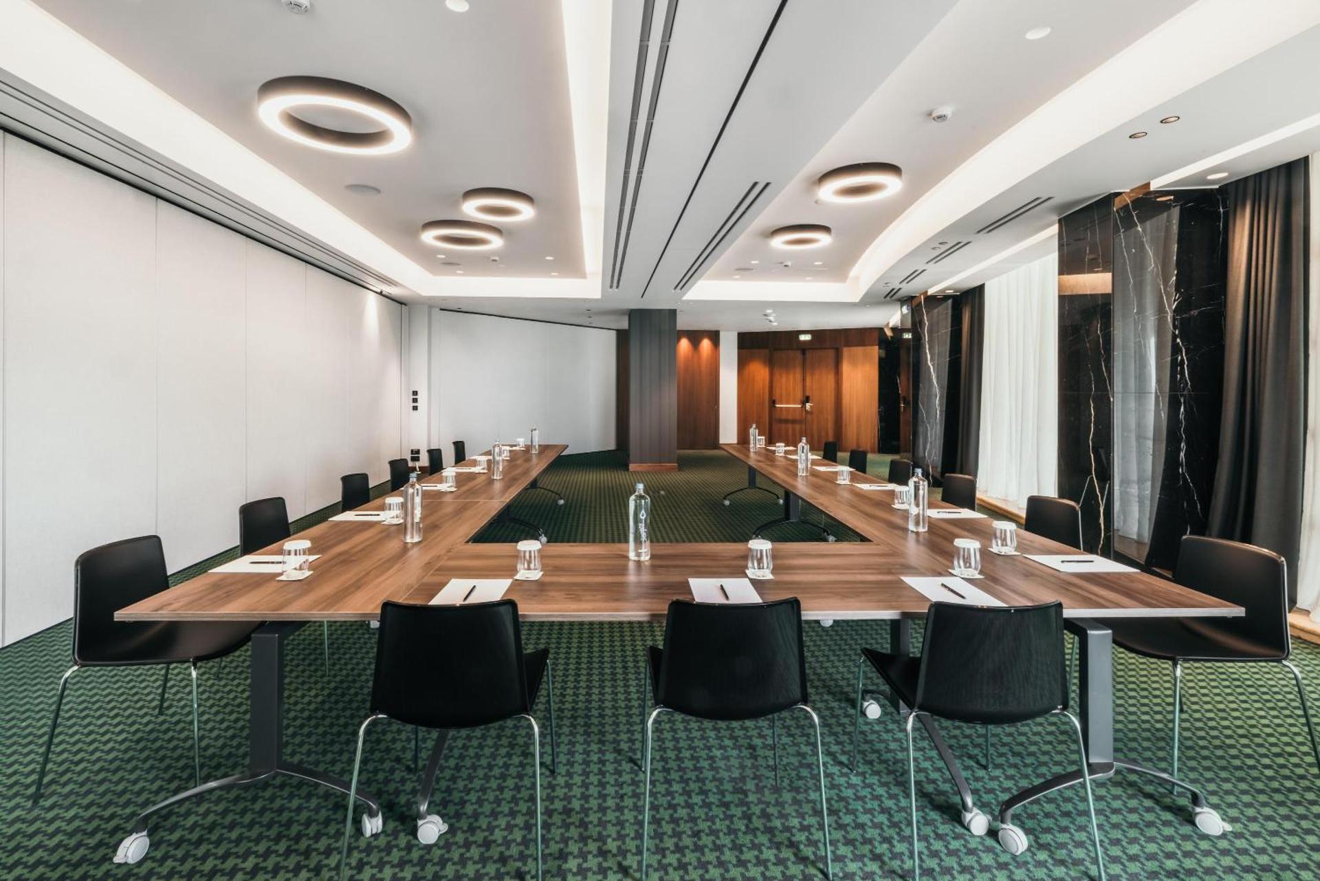 Meeting/conference room