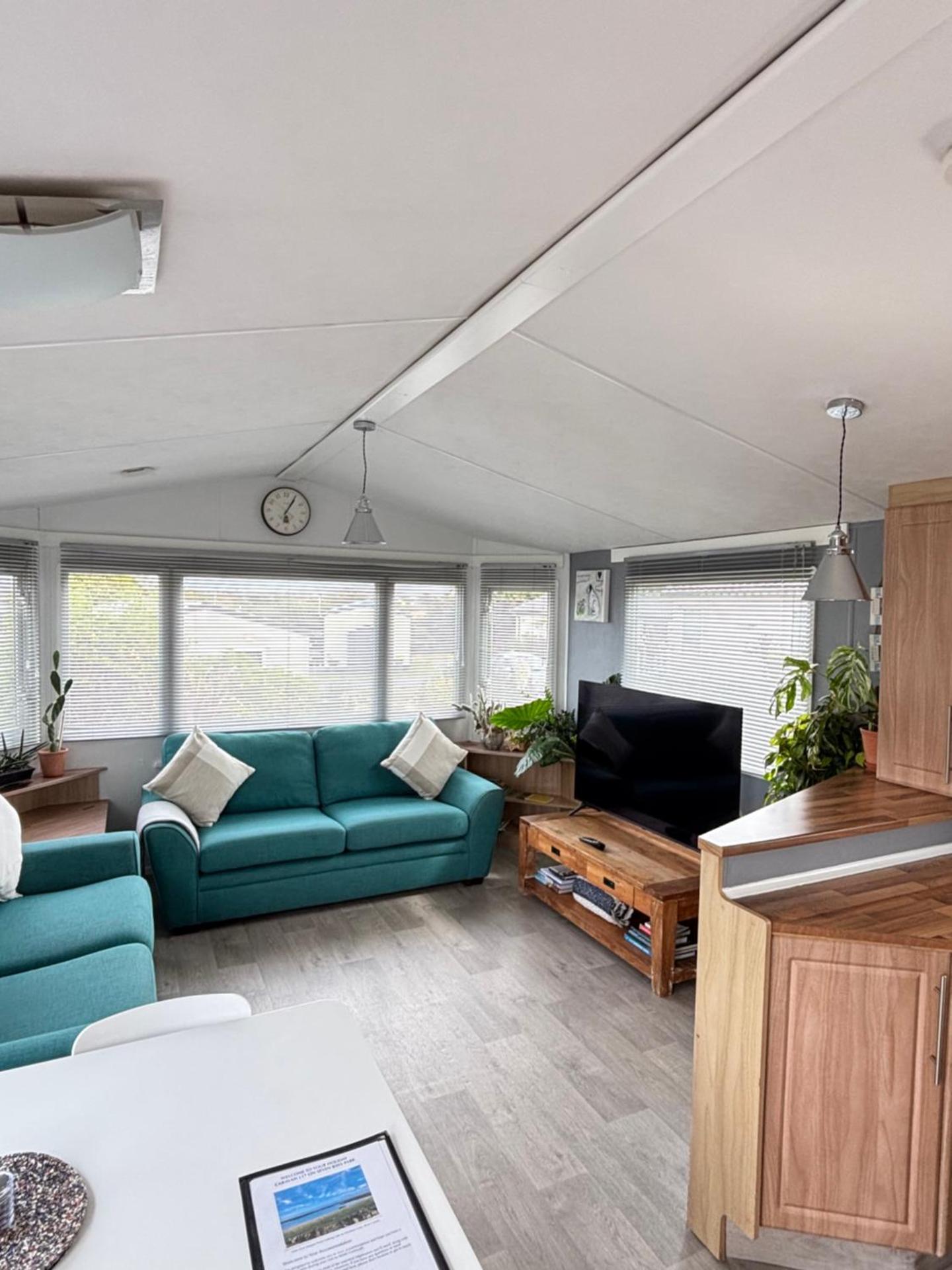 Stylish Family Friendly 3-Bed Caravan Escape at Seven Bays Park