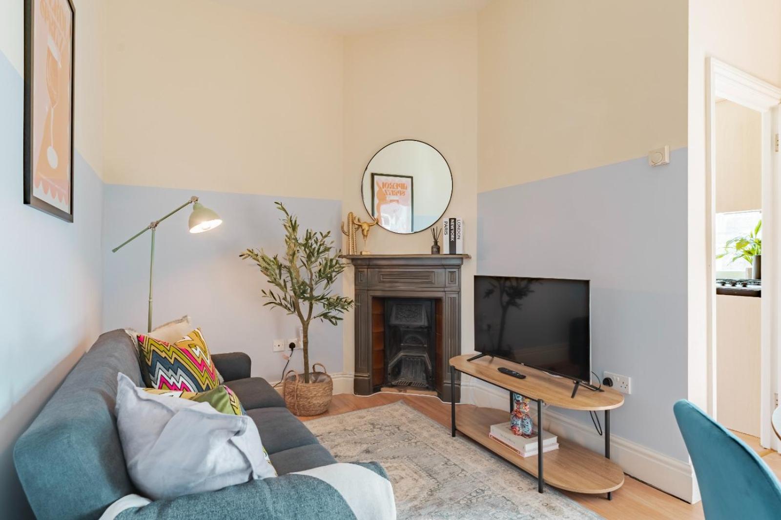 Communal lounge/ TV room