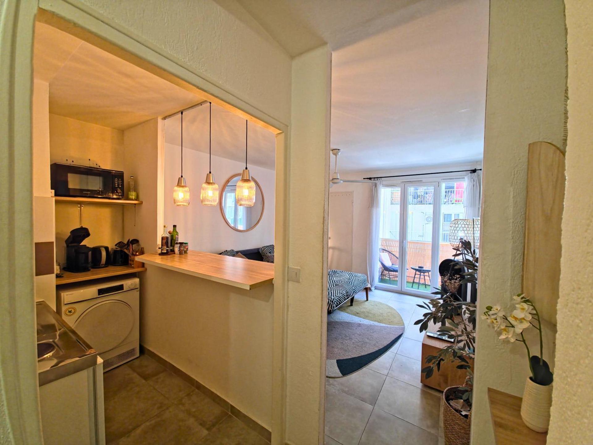 Kitchen or kitchenette