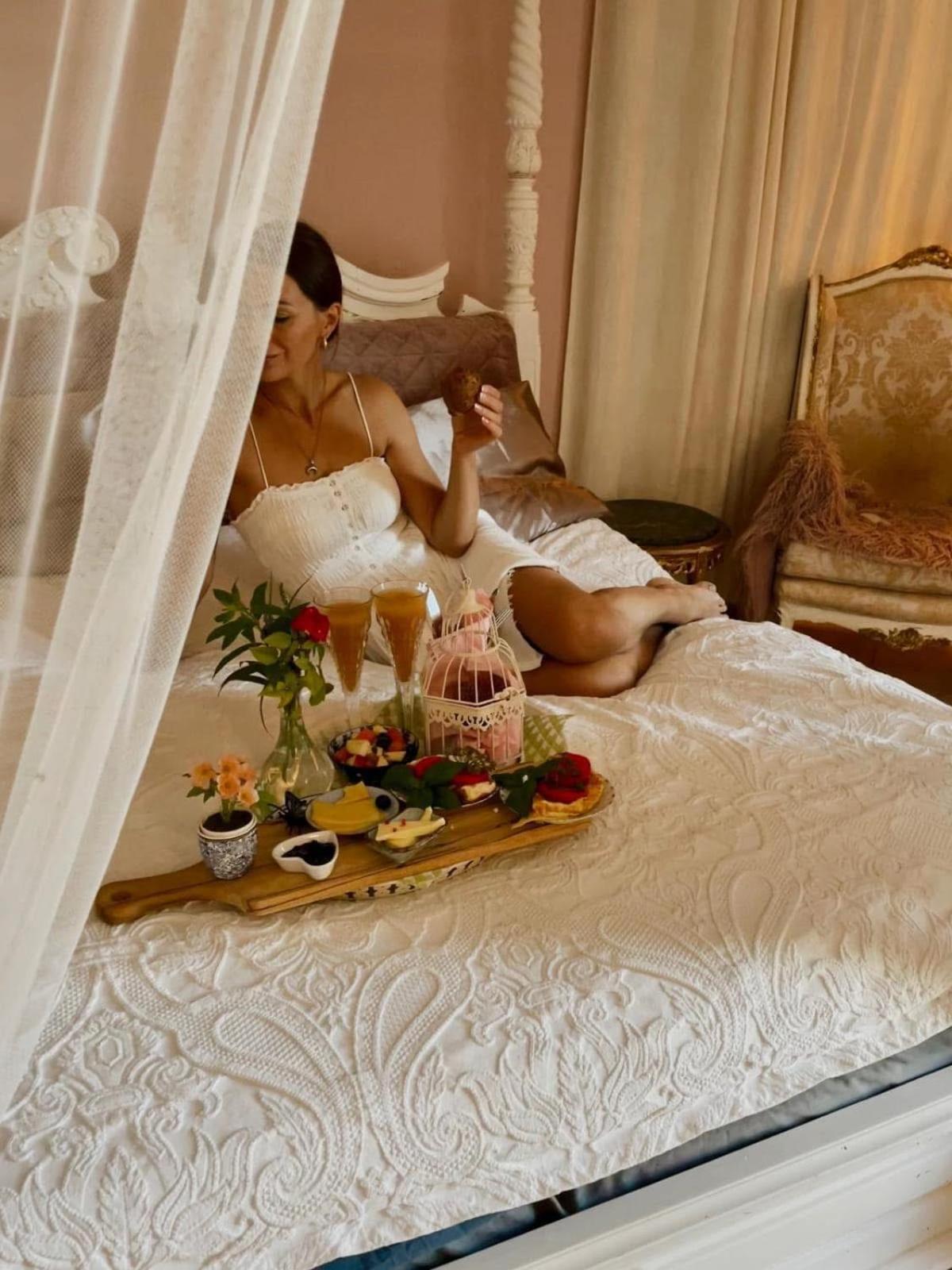 Esmaraldas House of Love