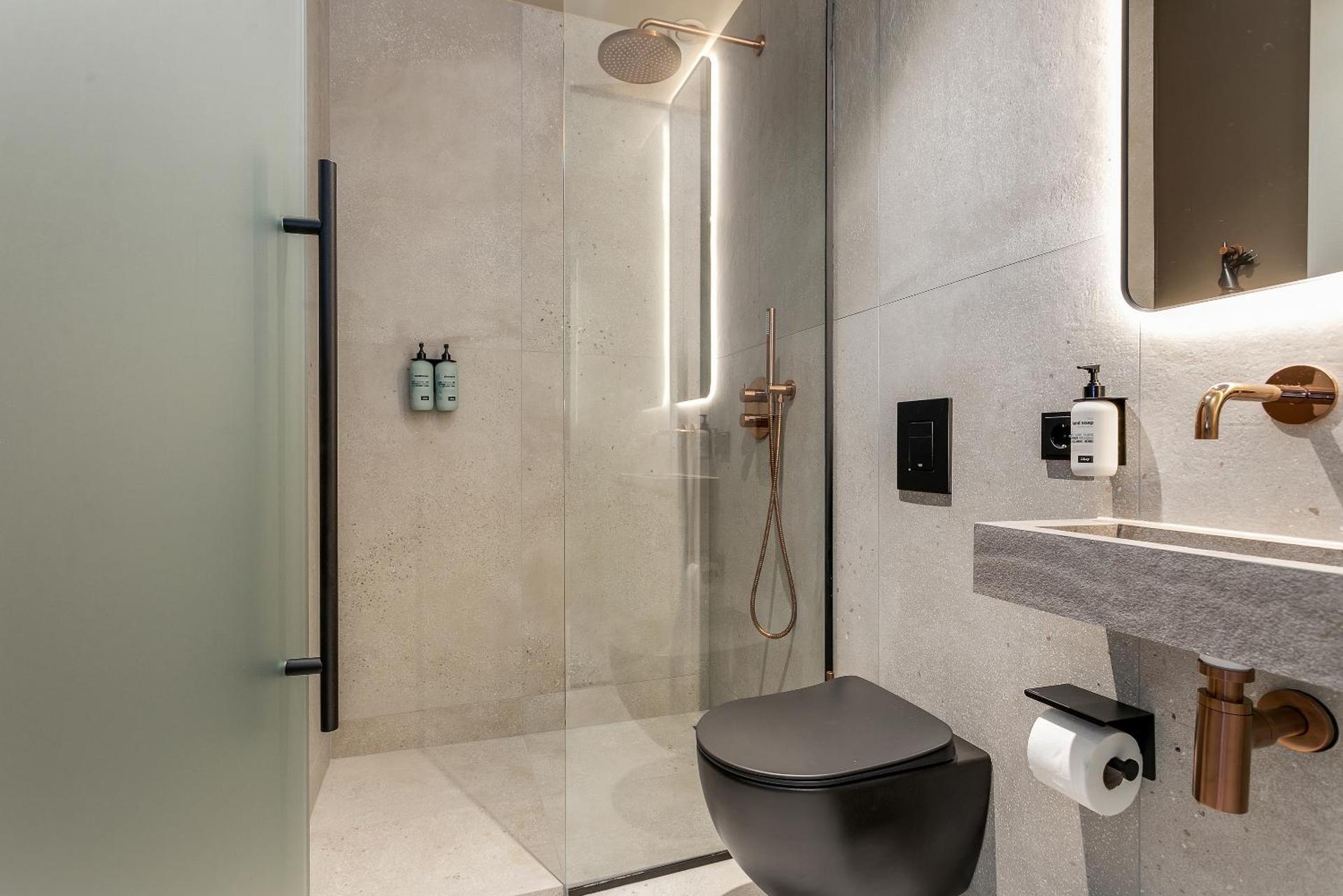 Arctic Comfort Hotel