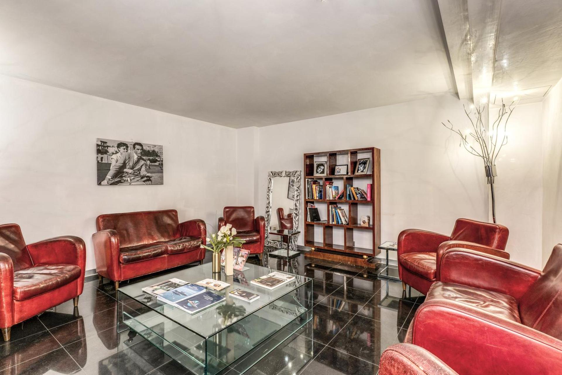 Communal lounge/ TV room