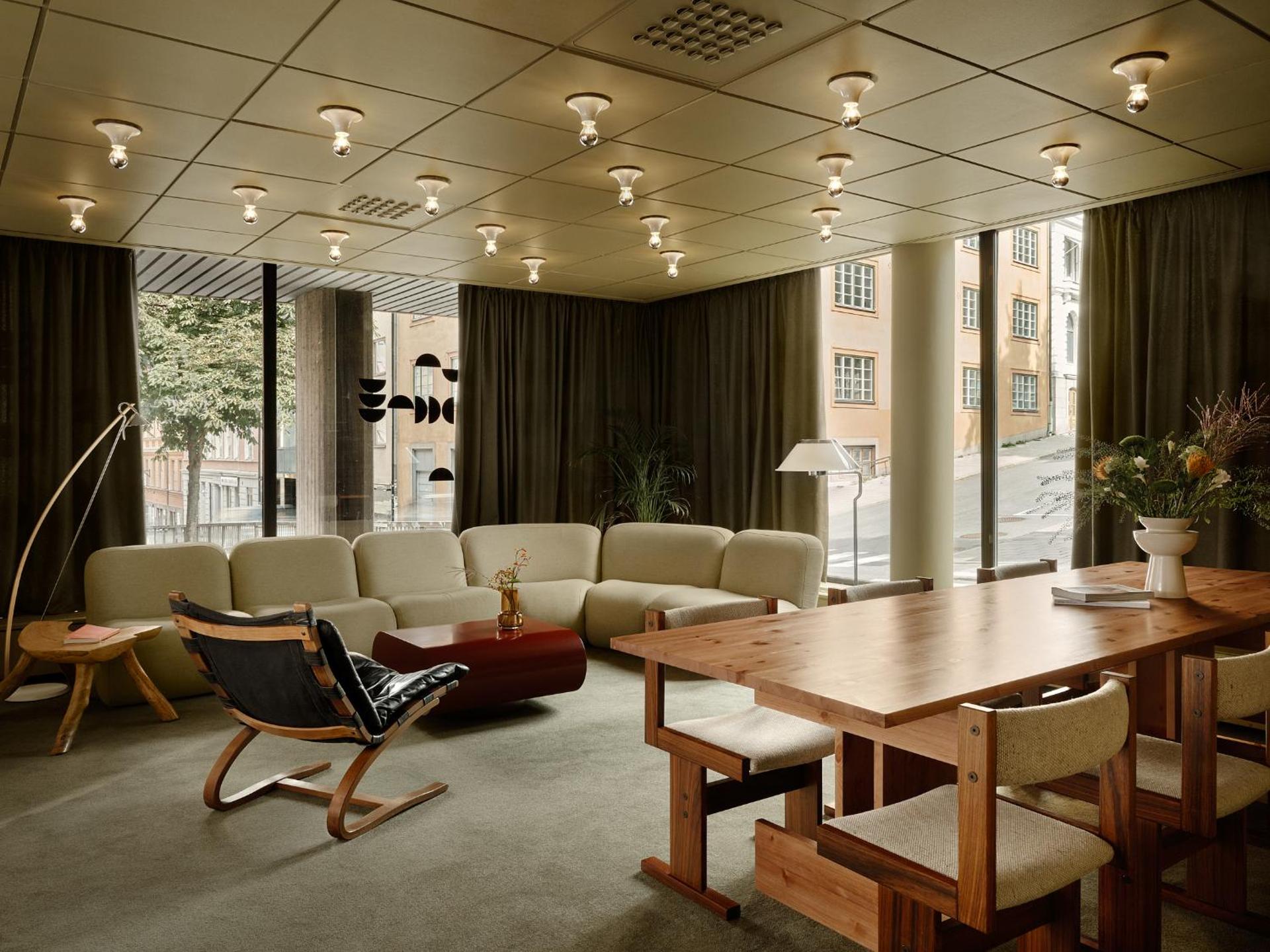 Communal lounge/ TV room