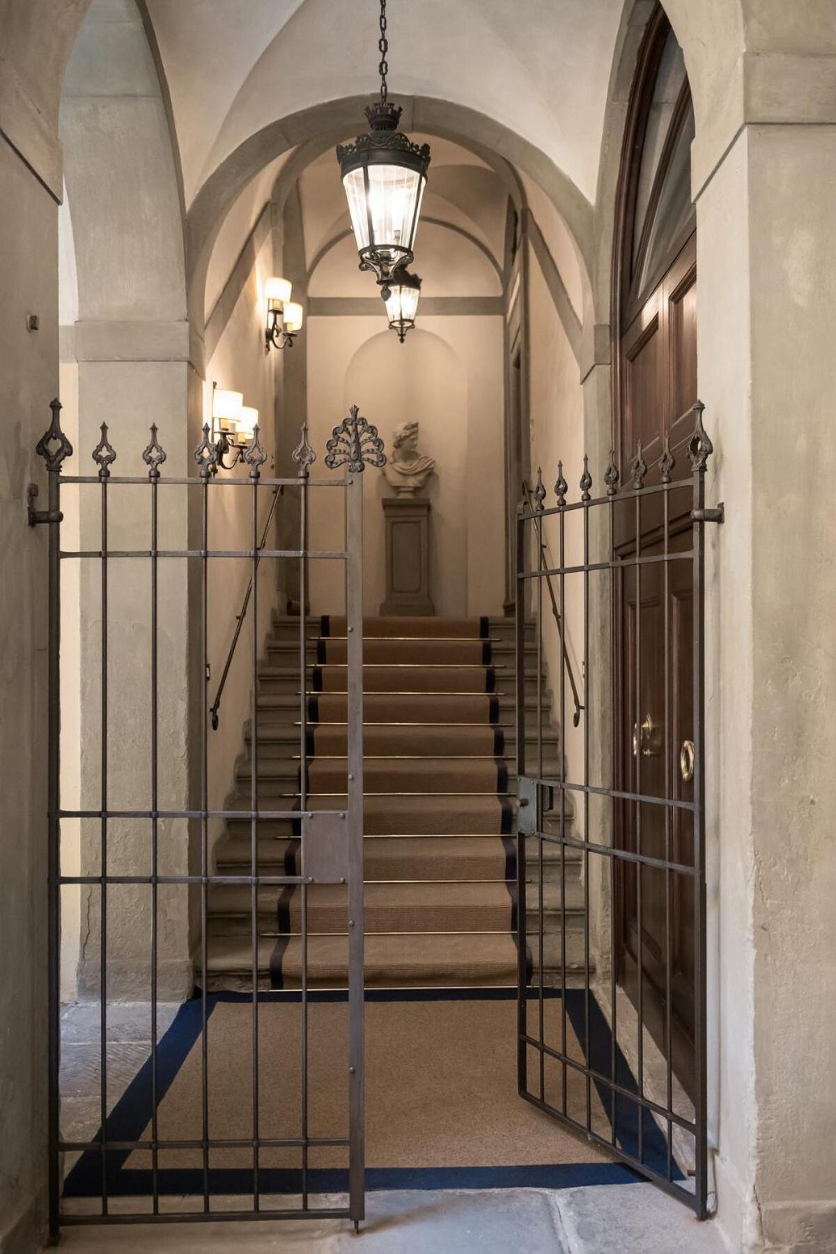 Tanagli Palace apartment