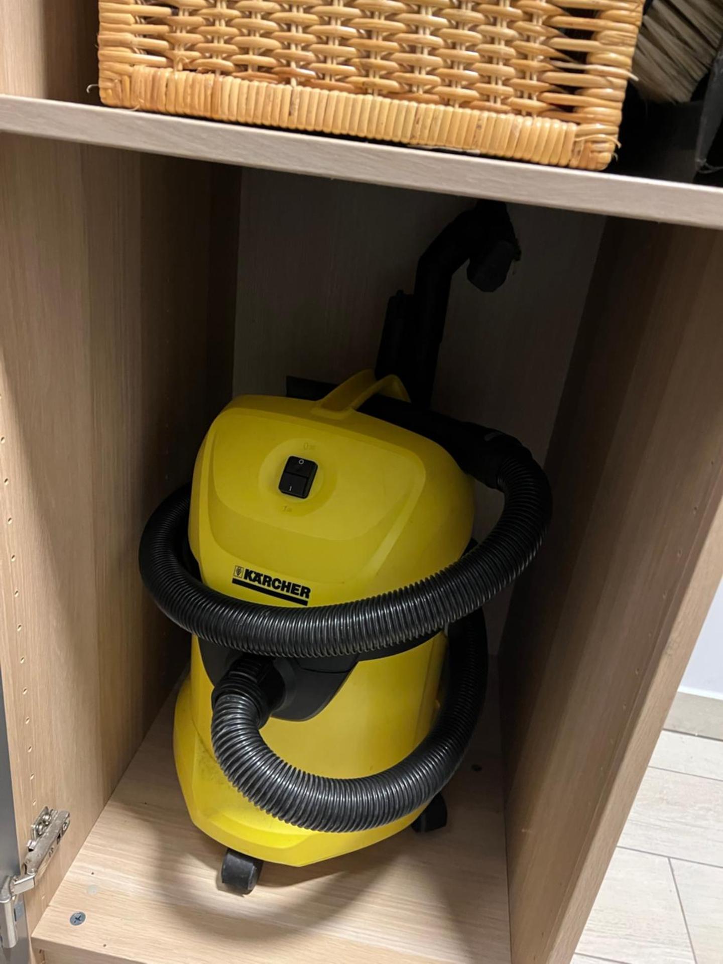 Domek na Morenowym Wzgórzu, nad jeziorem