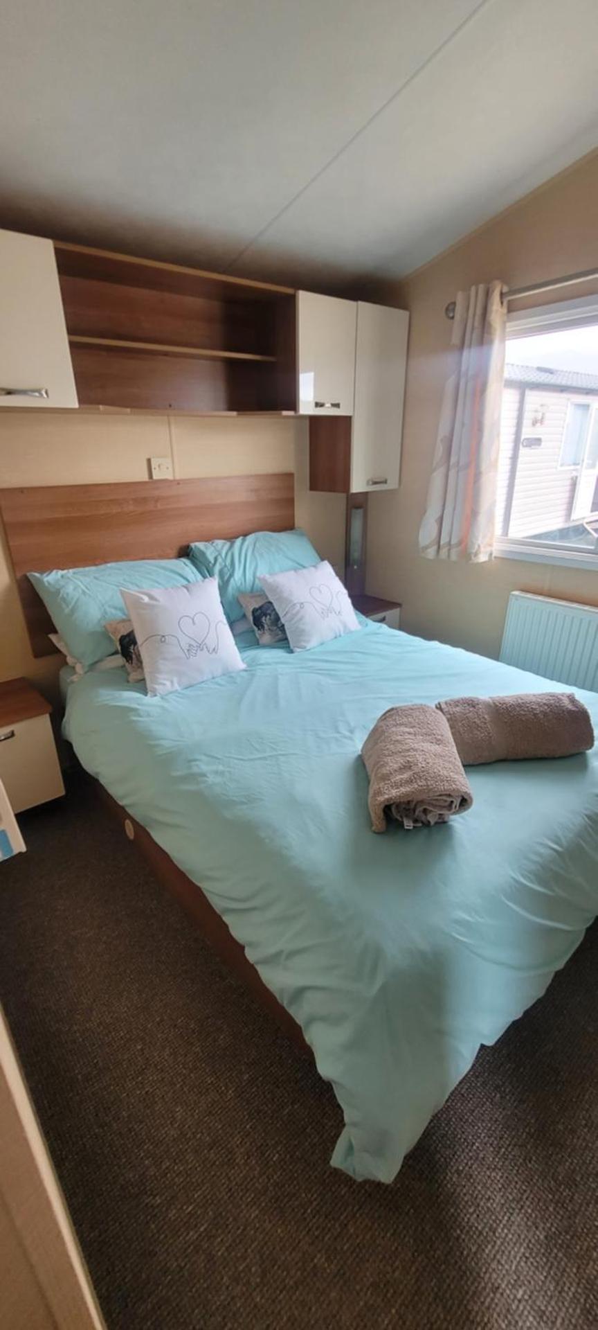 Willerby Delux - Holiday Home by the Sea - close to the Entertainment Complex-bedding, towels & wifi Included!