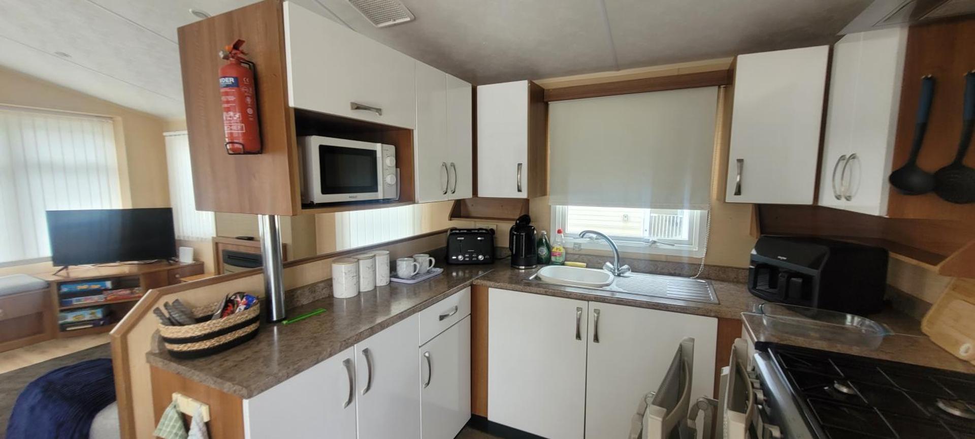 Willerby Delux - Holiday Home by the Sea - close to the Entertainment Complex-bedding, towels & wifi Included!
