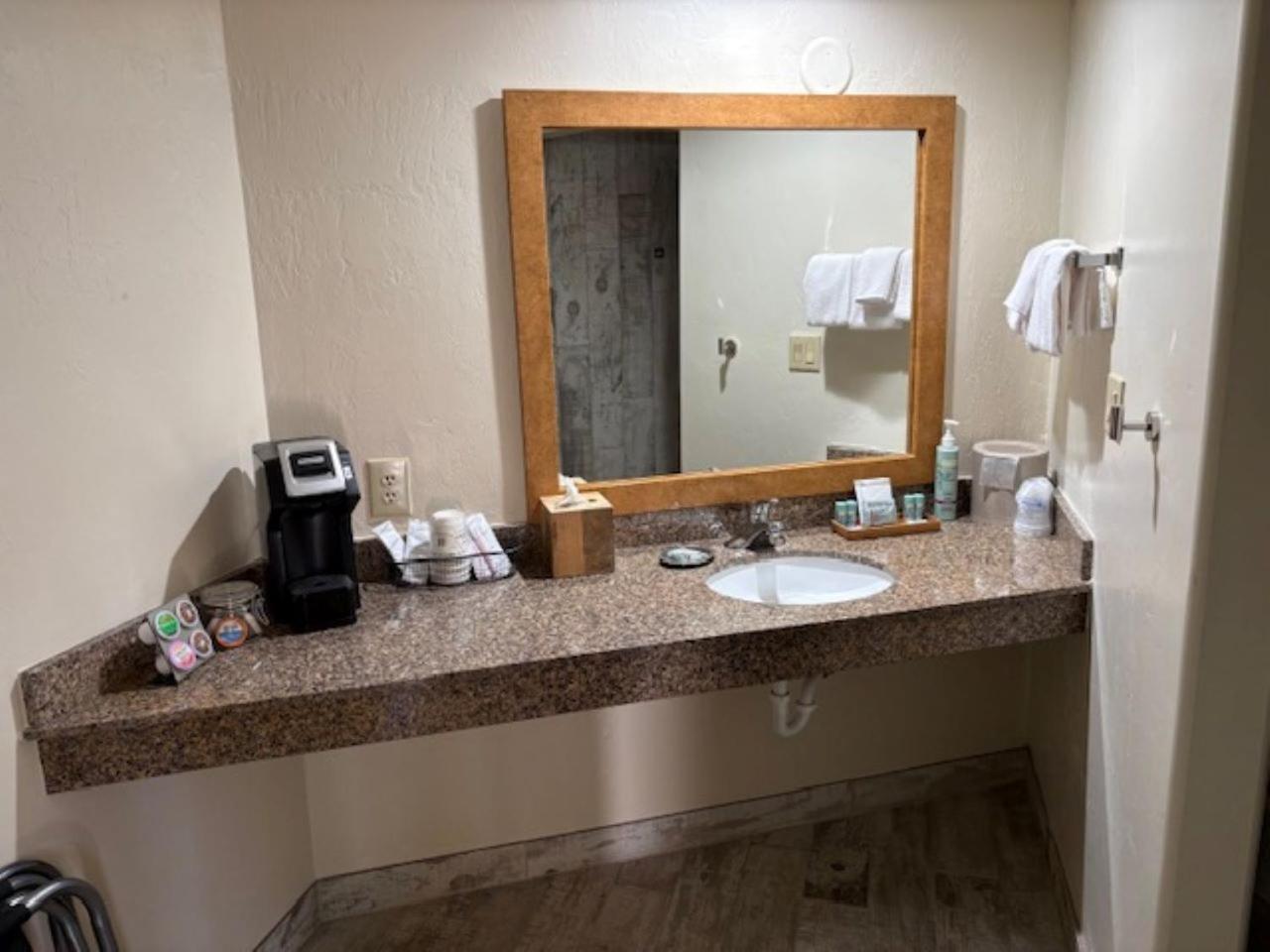 Queen Room with Two Queen Beds and Bath Tub - Mobility/Hearing Accessible - Non-Smoking