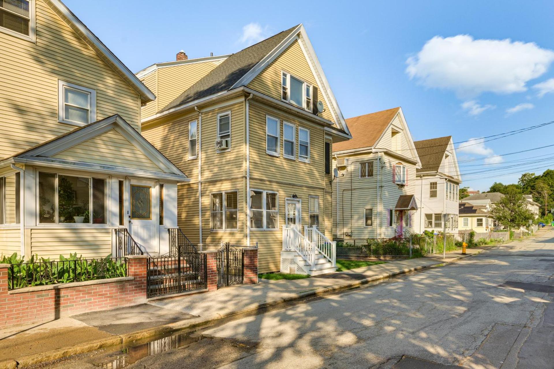 Medford Apartment Rental, 5 Mi to Downtown Boston