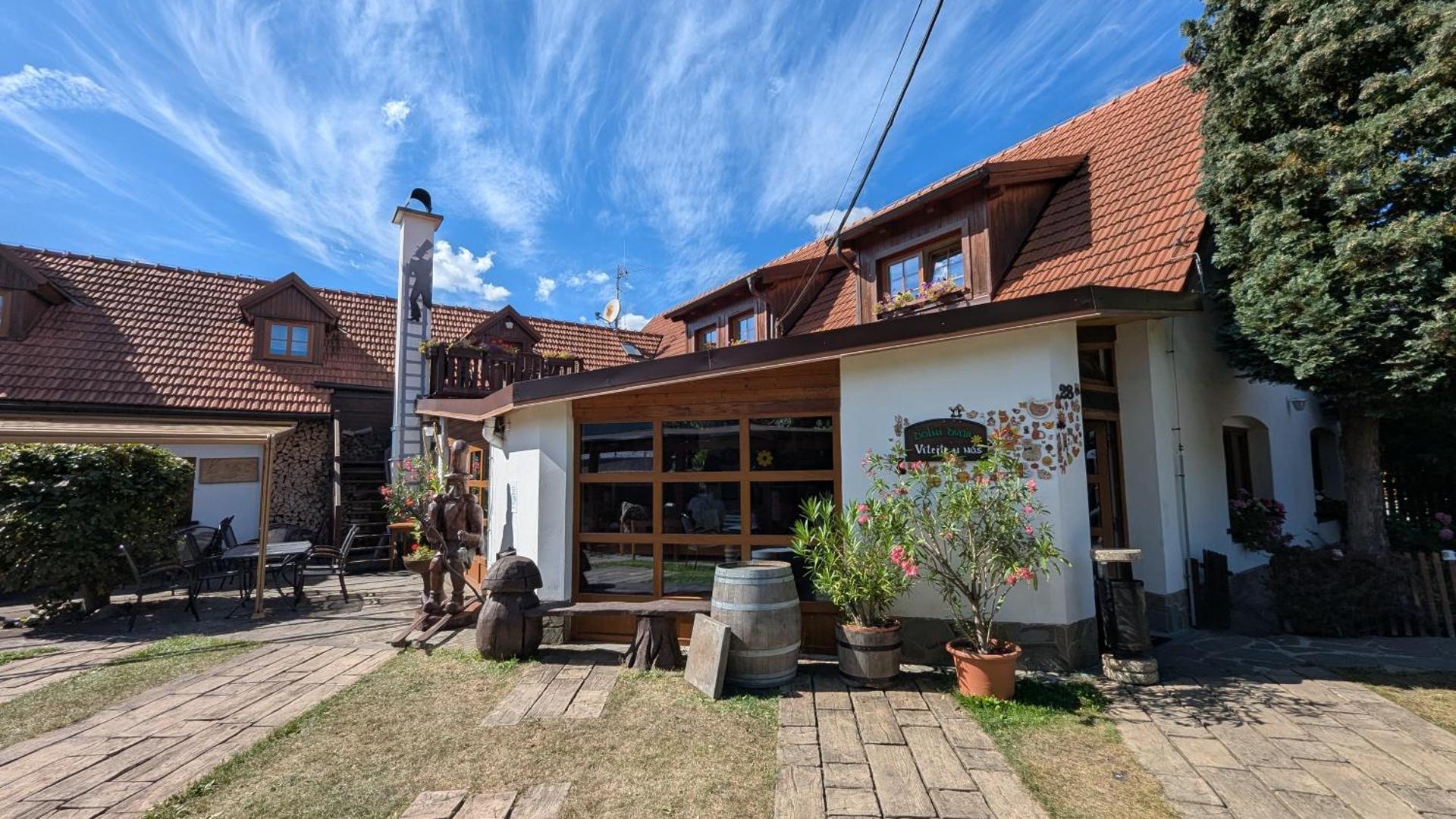 Hostinec a penzion Dolní Dvůr