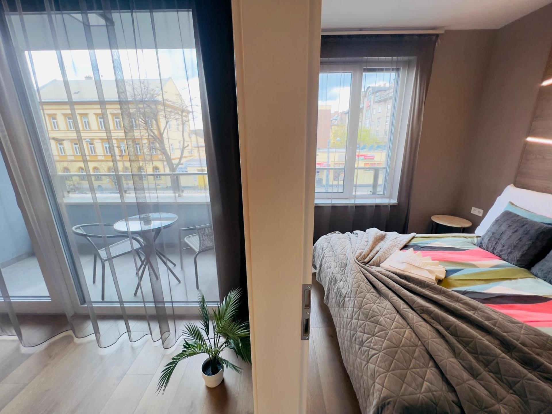 Karzo Property LU 210 Free Garage