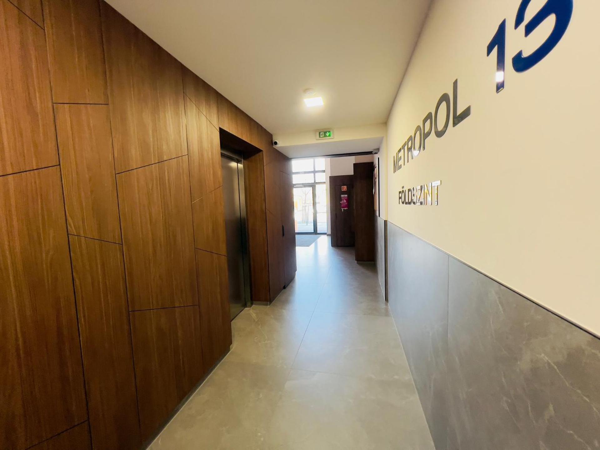 Karzo Property LU 210 Free Garage