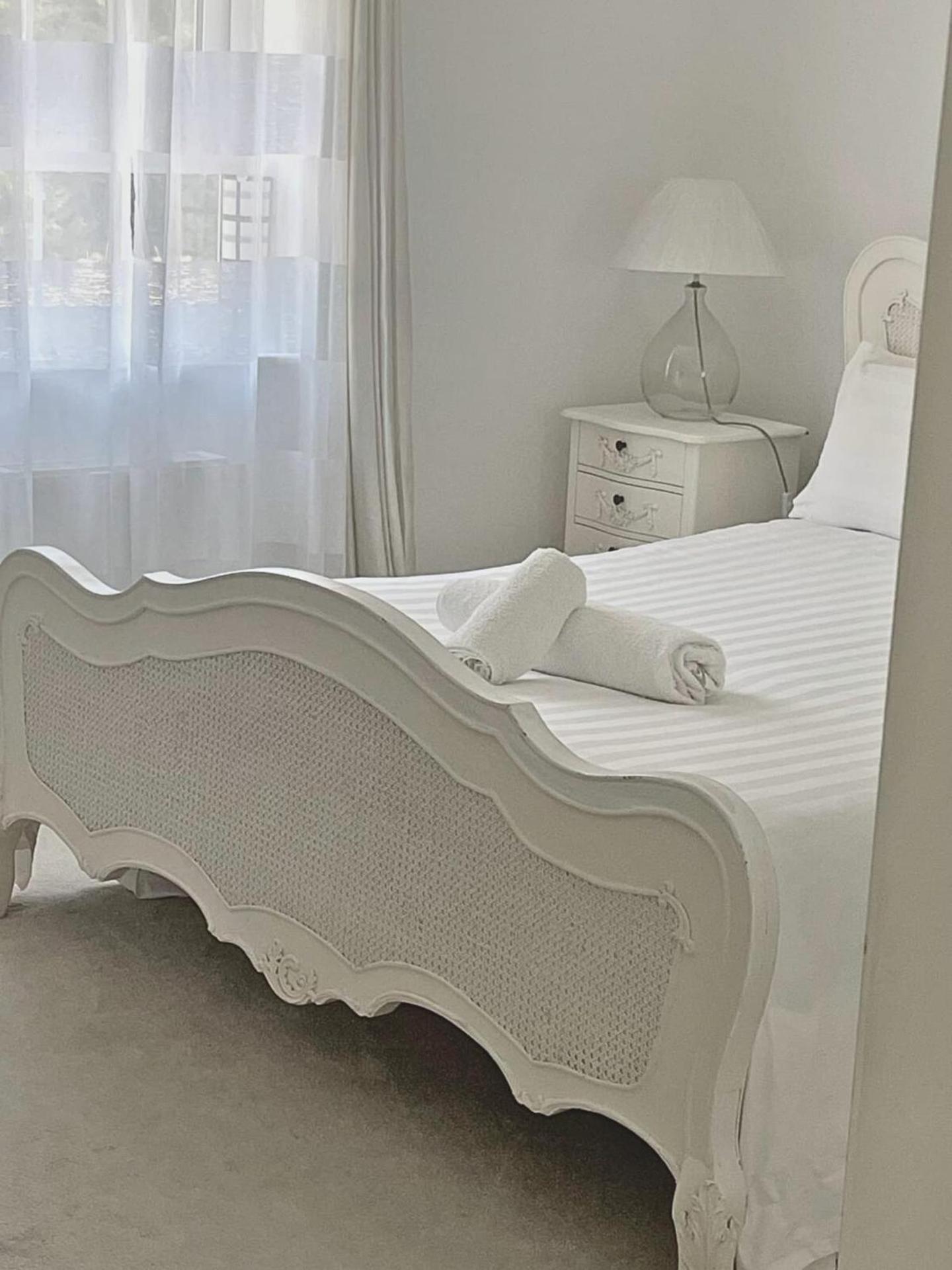 Luxury Home -Private Rooms- 3 mins from Alexandra Hospital, Redditch