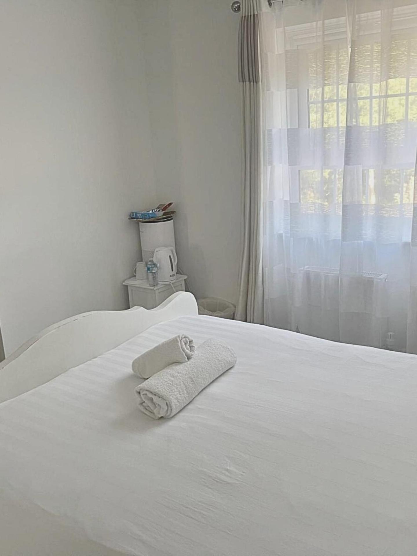 Luxury Home -Private Rooms- 3 mins from Alexandra Hospital, Redditch