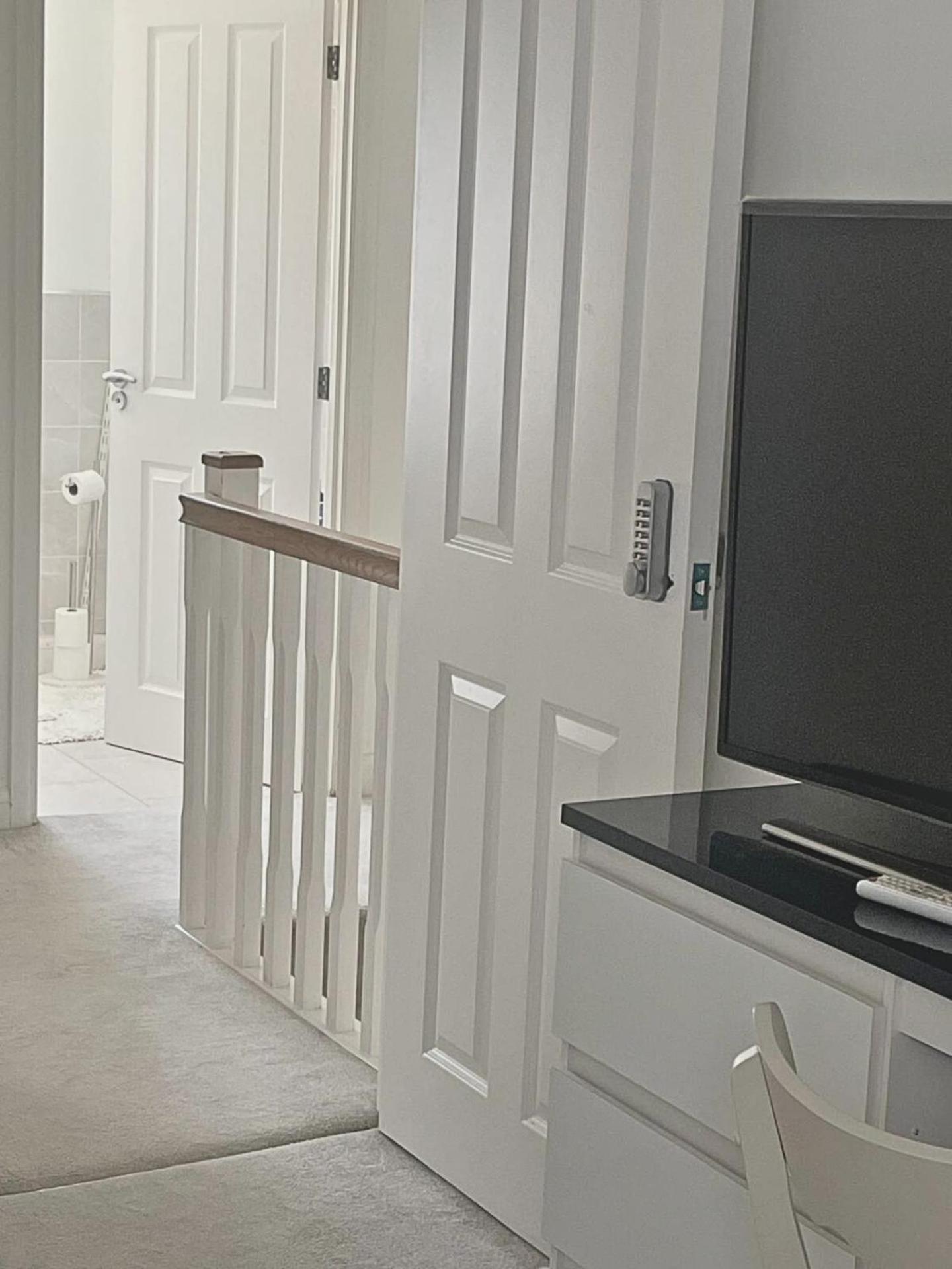 Luxury Home -Private Rooms- 3 mins from Alexandra Hospital, Redditch