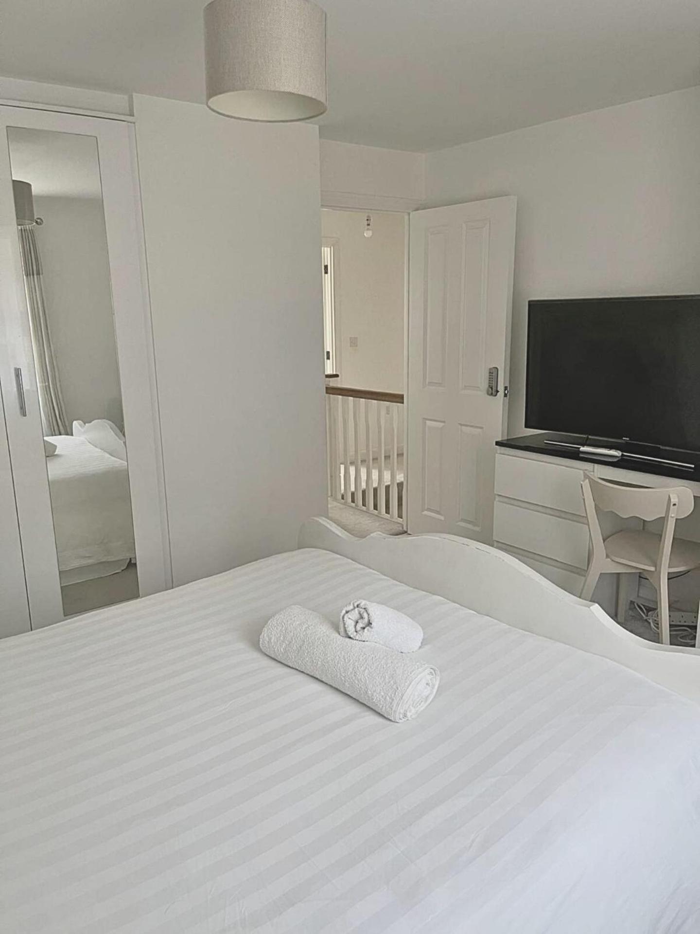 Luxury Home -Private Rooms- 3 mins from Alexandra Hospital, Redditch