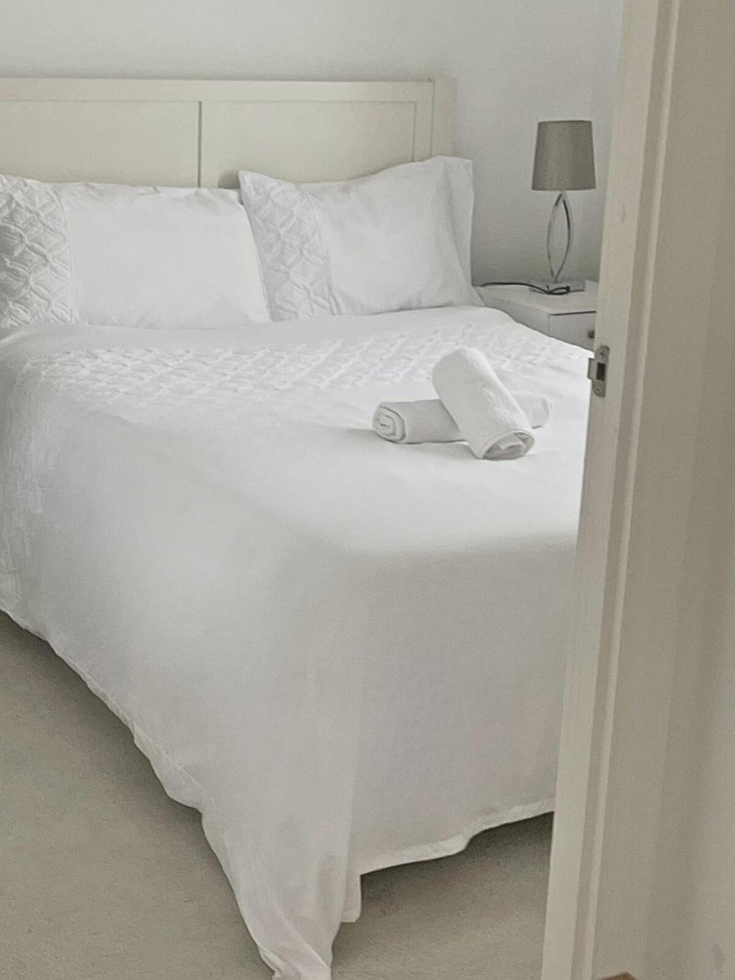 Luxury Home -Private Rooms- 3 mins from Alexandra Hospital, Redditch