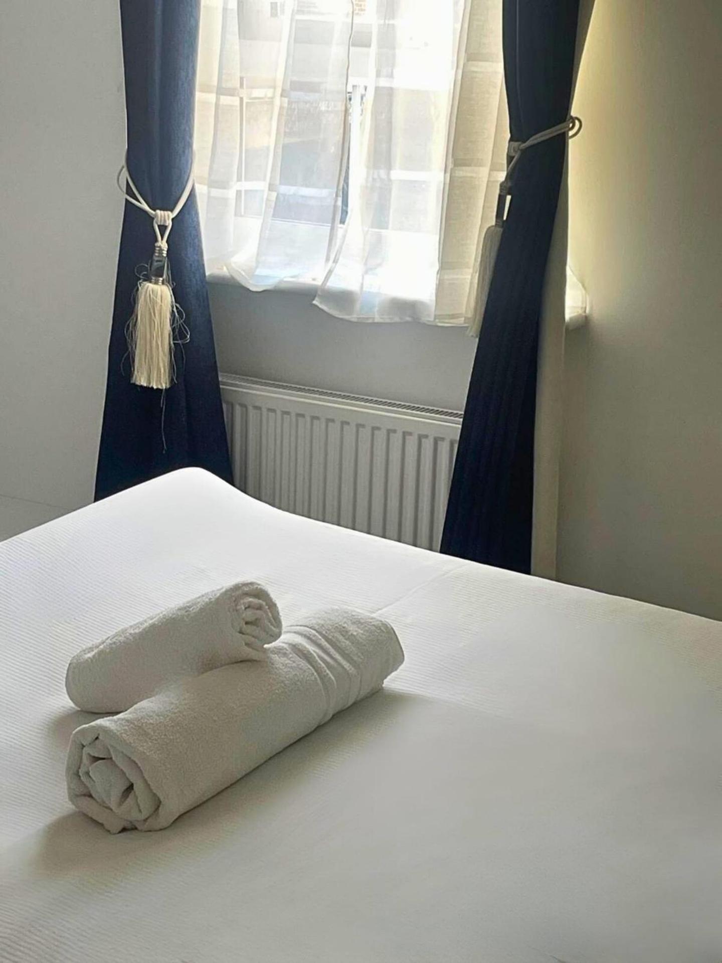 Luxury Home -Private Rooms- 3 mins from Alexandra Hospital, Redditch