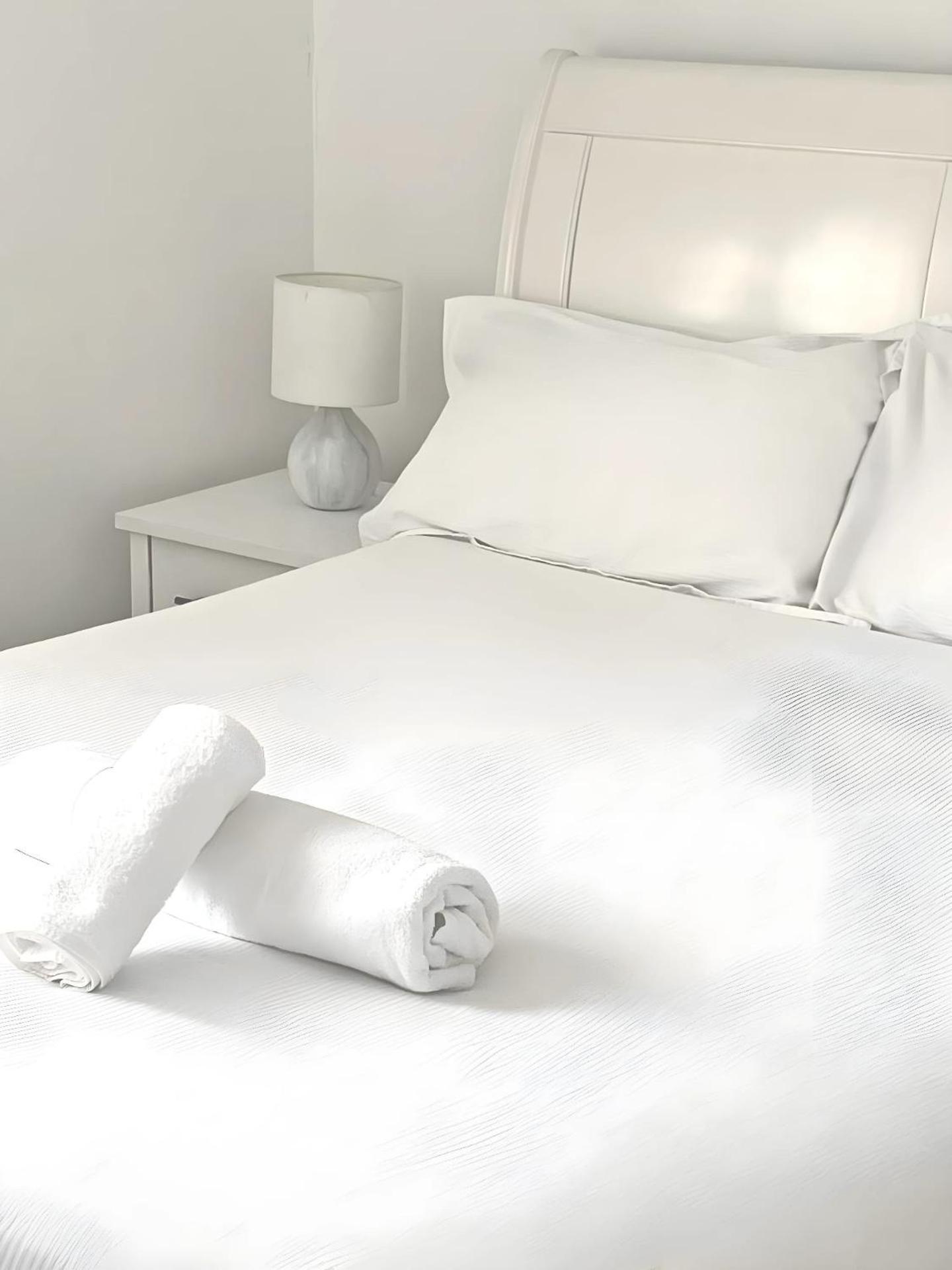 Luxury Home -Private Rooms- 3 mins from Alexandra Hospital, Redditch