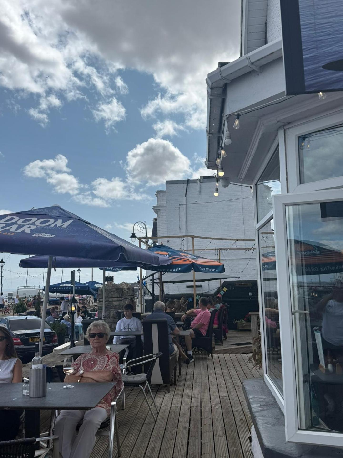 Sids restaurant and bar with rooms