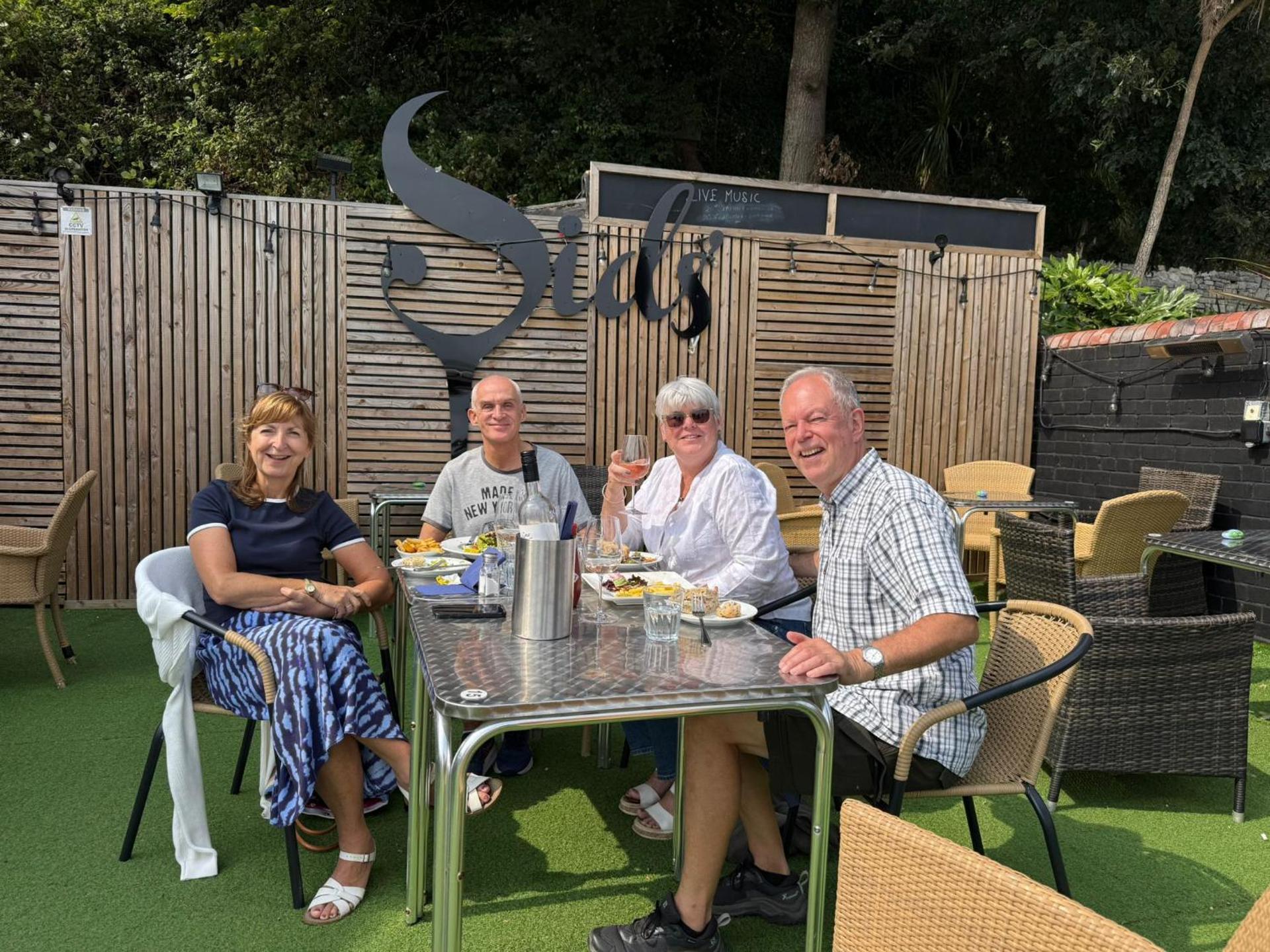 Sids restaurant and bar with rooms