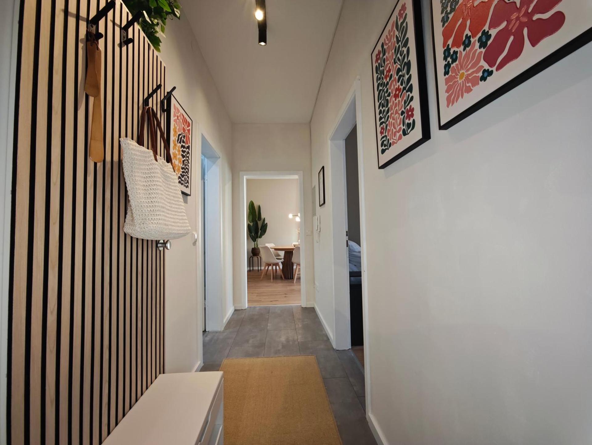 NEU! KINGS-Apartment - 300m zum Bahnhof - 6 Personen - Küche - Gerberplatz