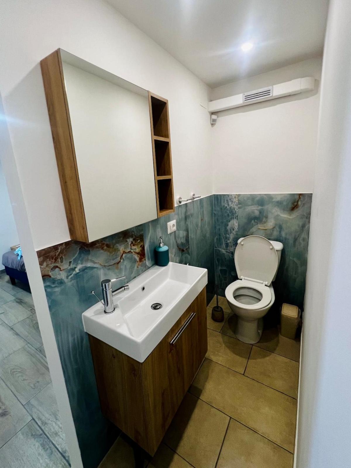 Domus Apartment in villa, swimming pool and private parking