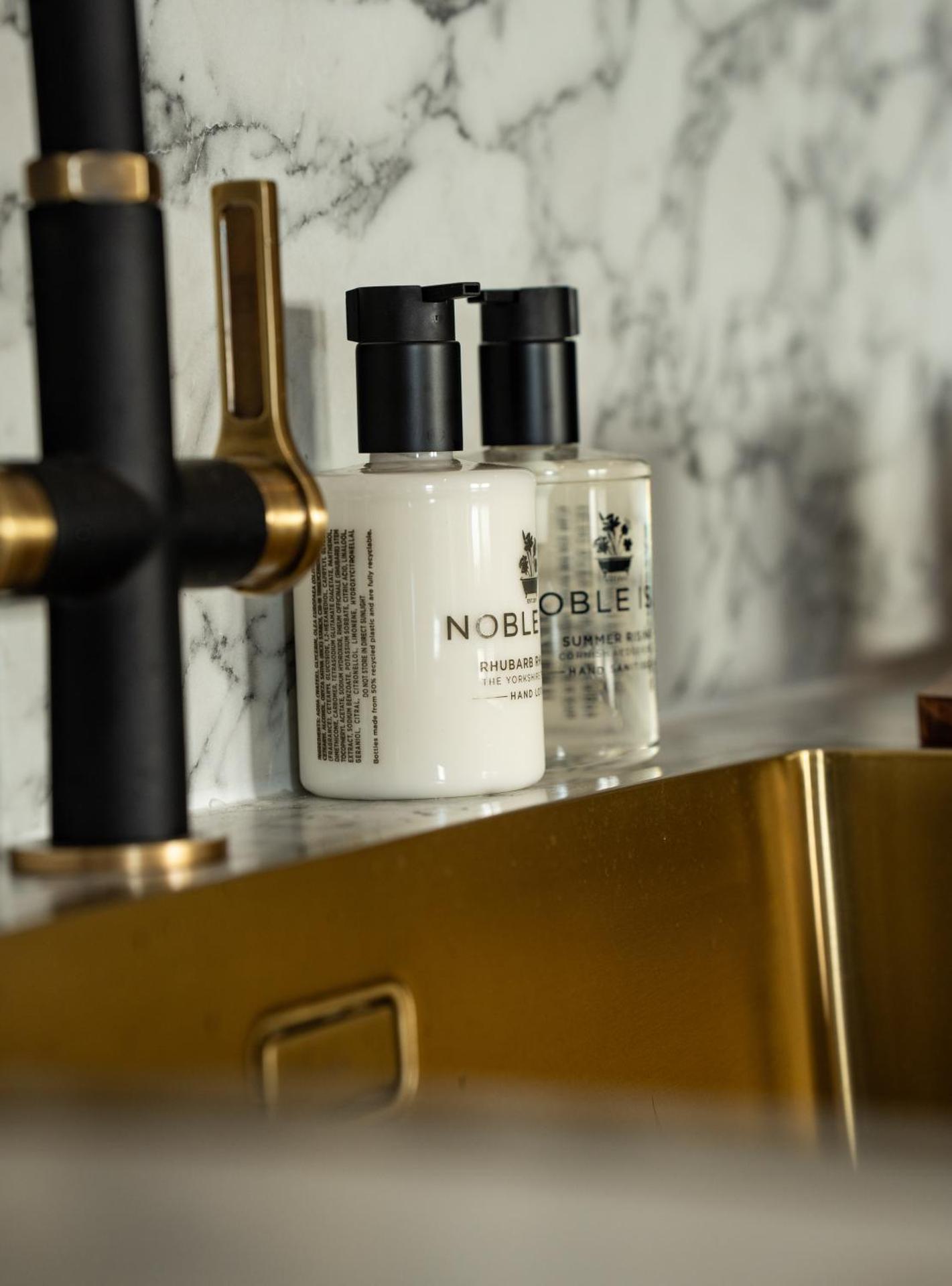 Priory Bay Escapes - Alba