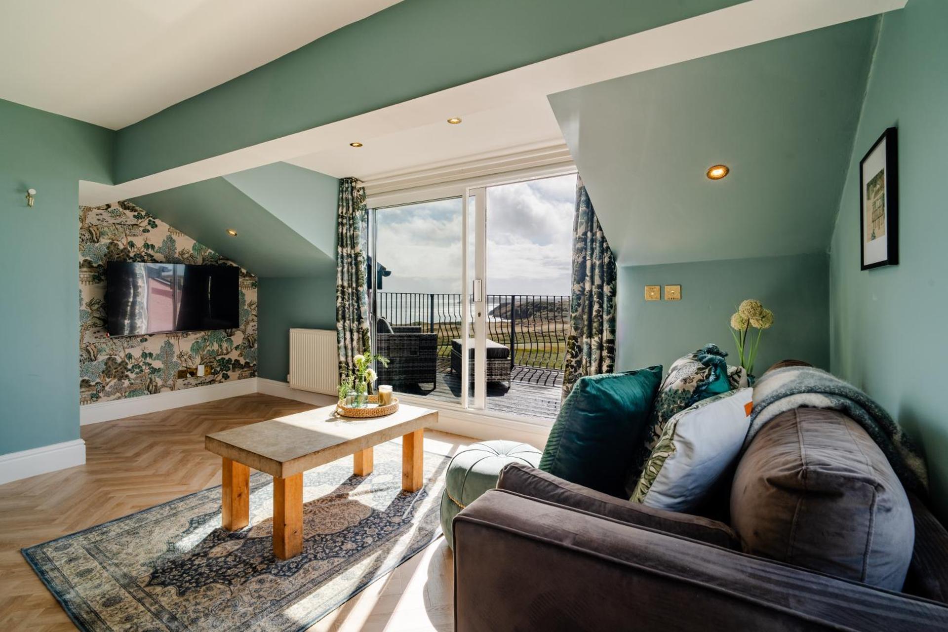 Priory Bay Escapes - Alba