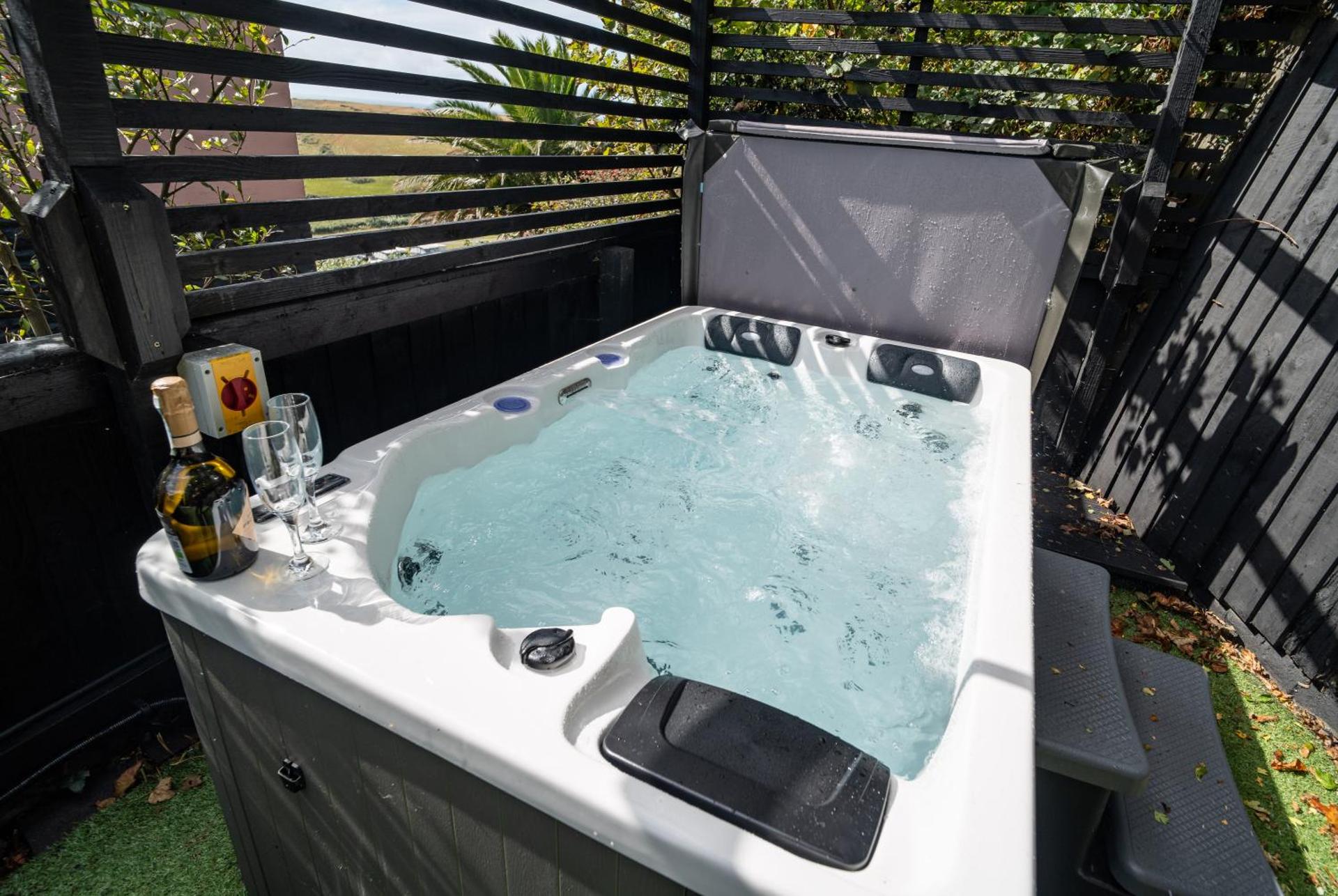 Priory Bay Escapes - Alba