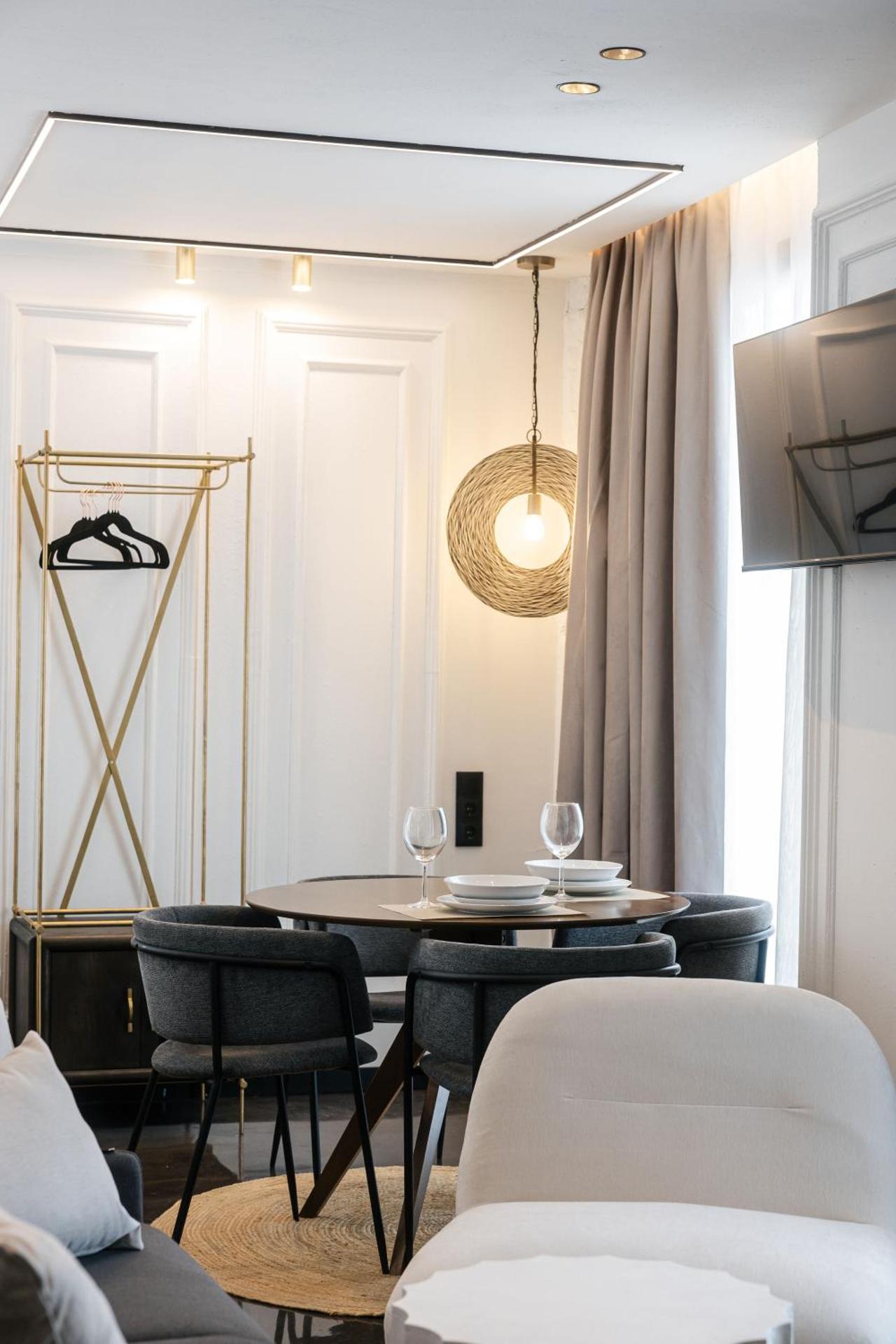 Los 36 by GRUPO CCOMMO