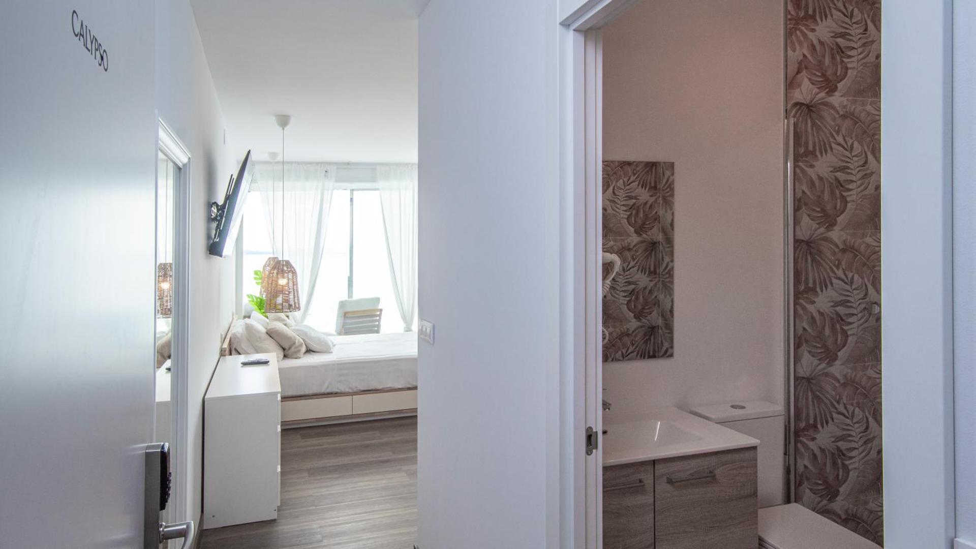 Studio with Spa Bath