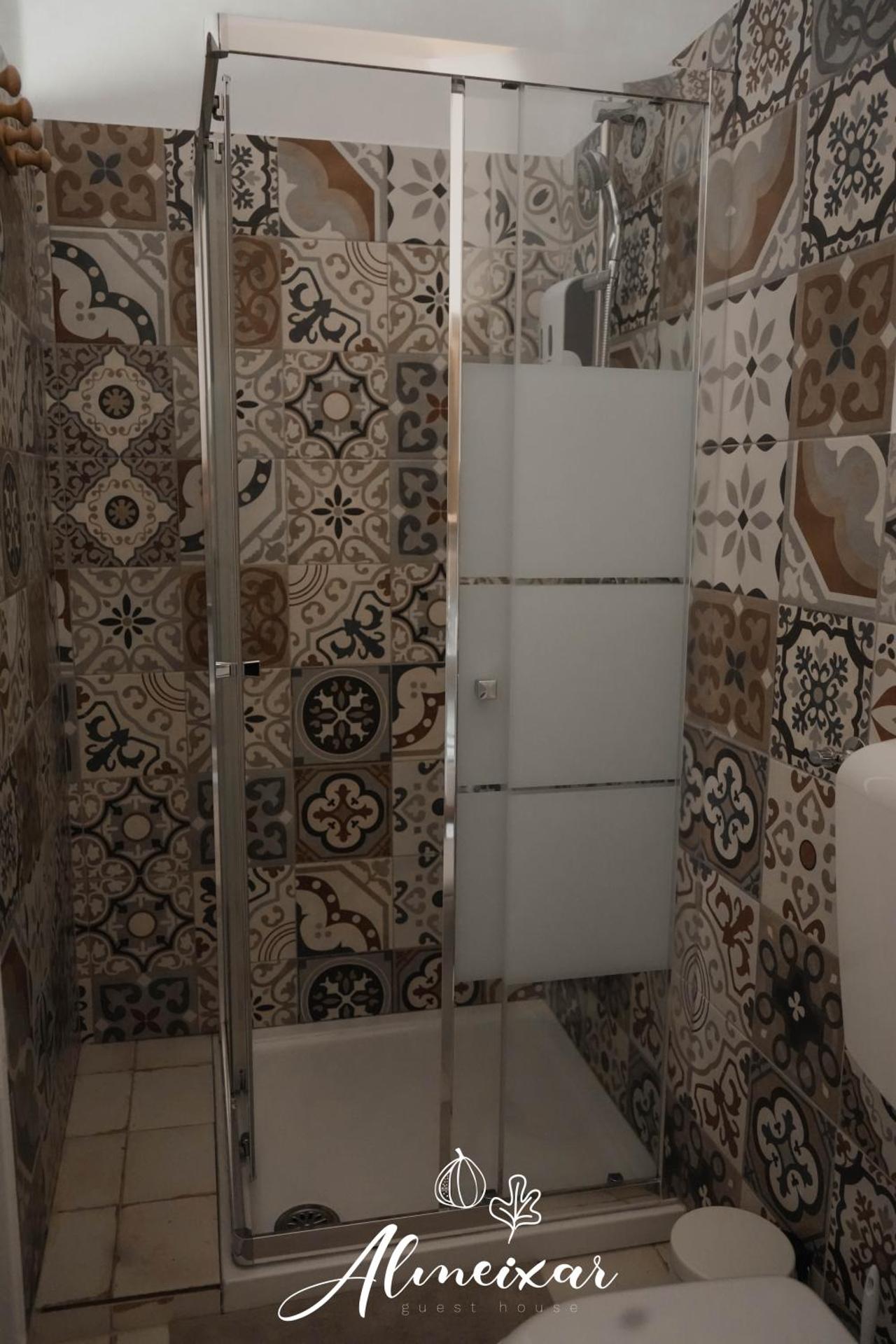 Guest House Almeixar