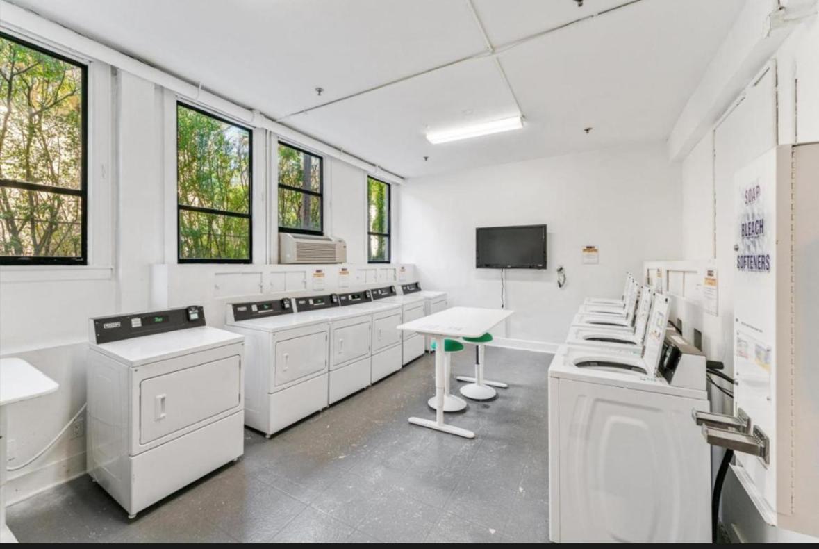 TROPICAL Palm Beach NEW SUITE 3 Beds 2 BEDRS &2BATHROOMS ENSUITE BEACH 5 MINOutdoorPOOL Garden