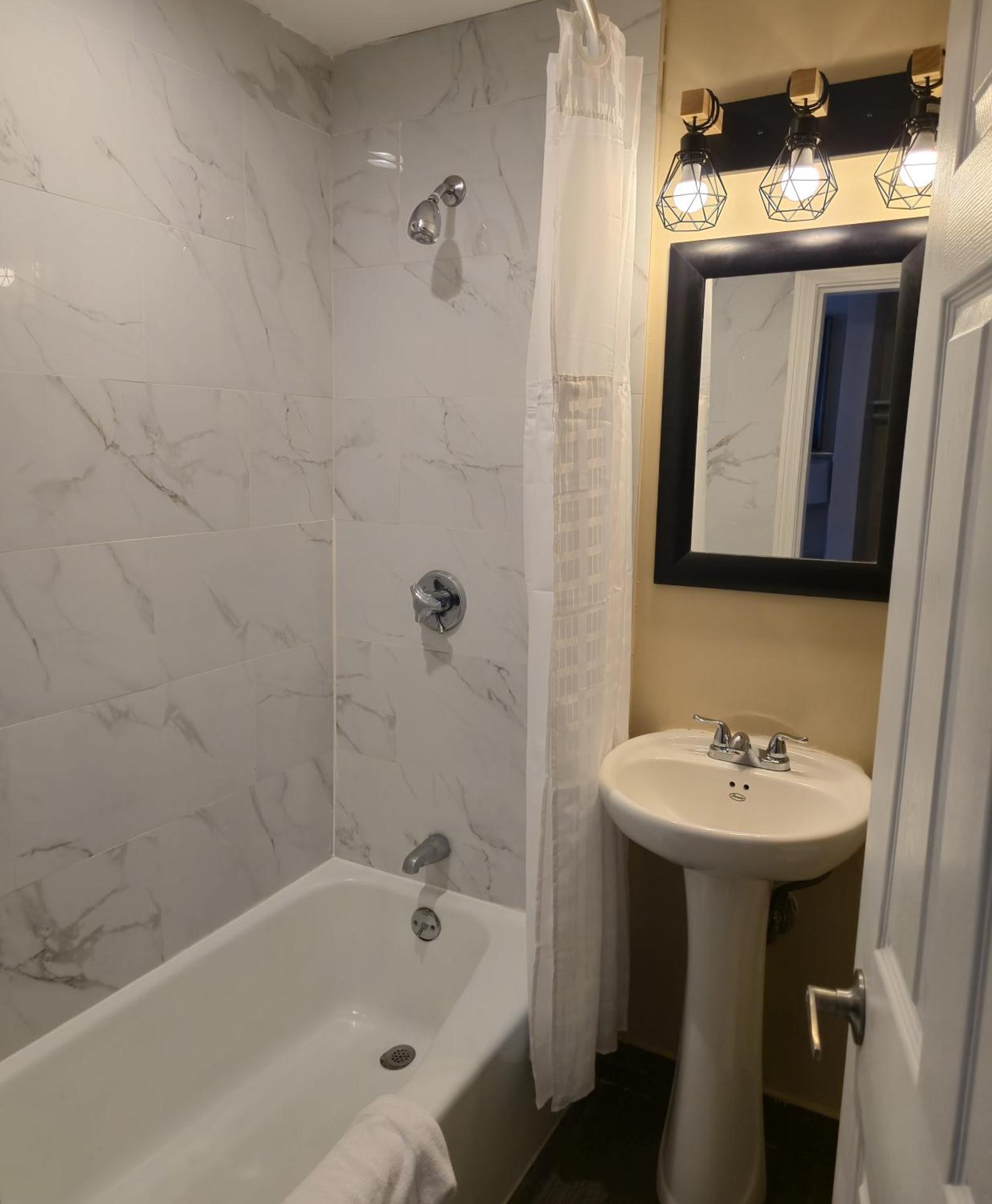 Nashoba Valley Inn & Suites