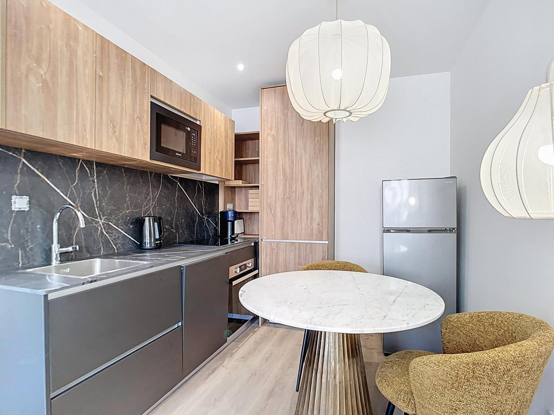 Kitchen or kitchenette