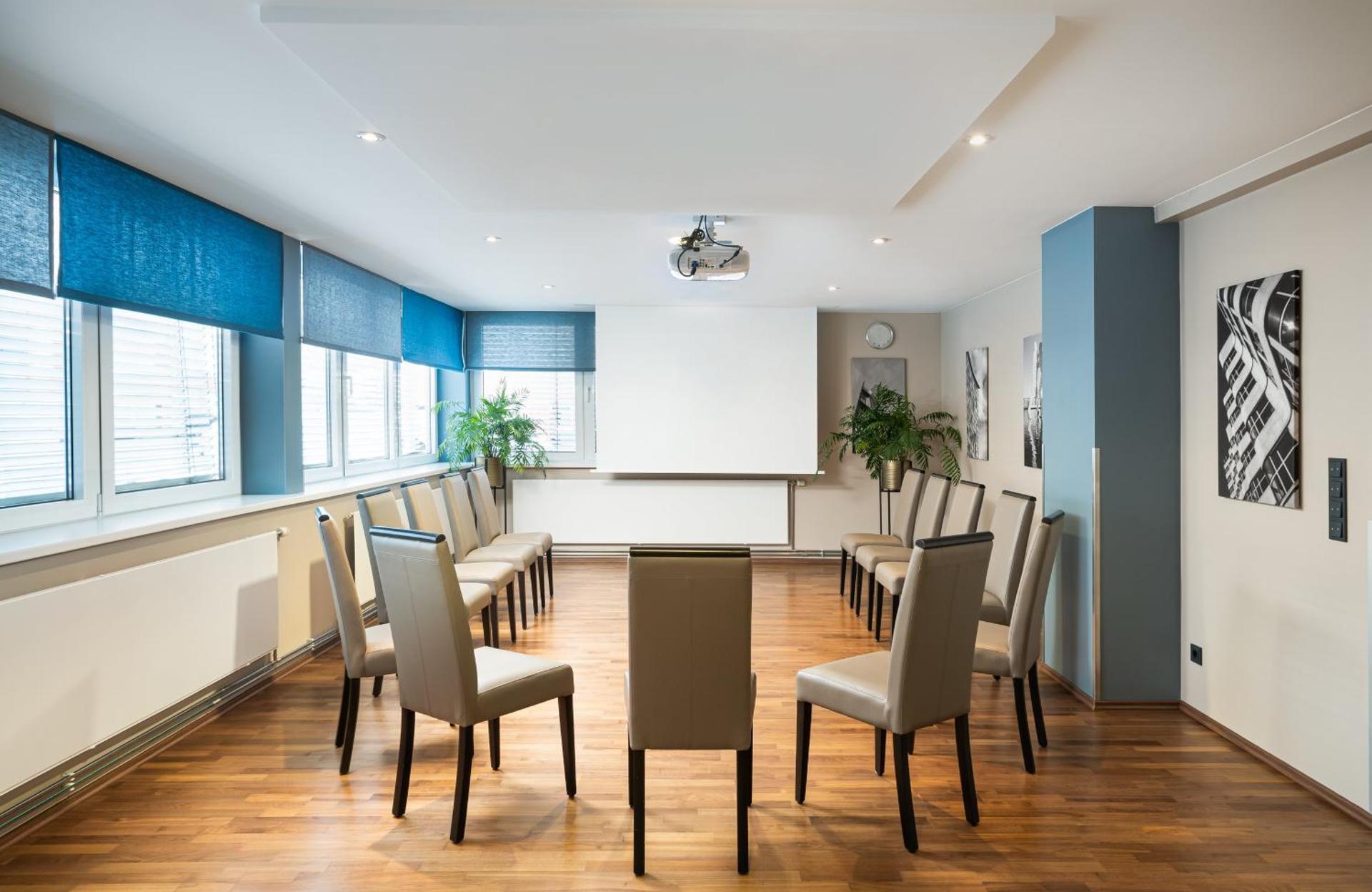 Meeting/conference room