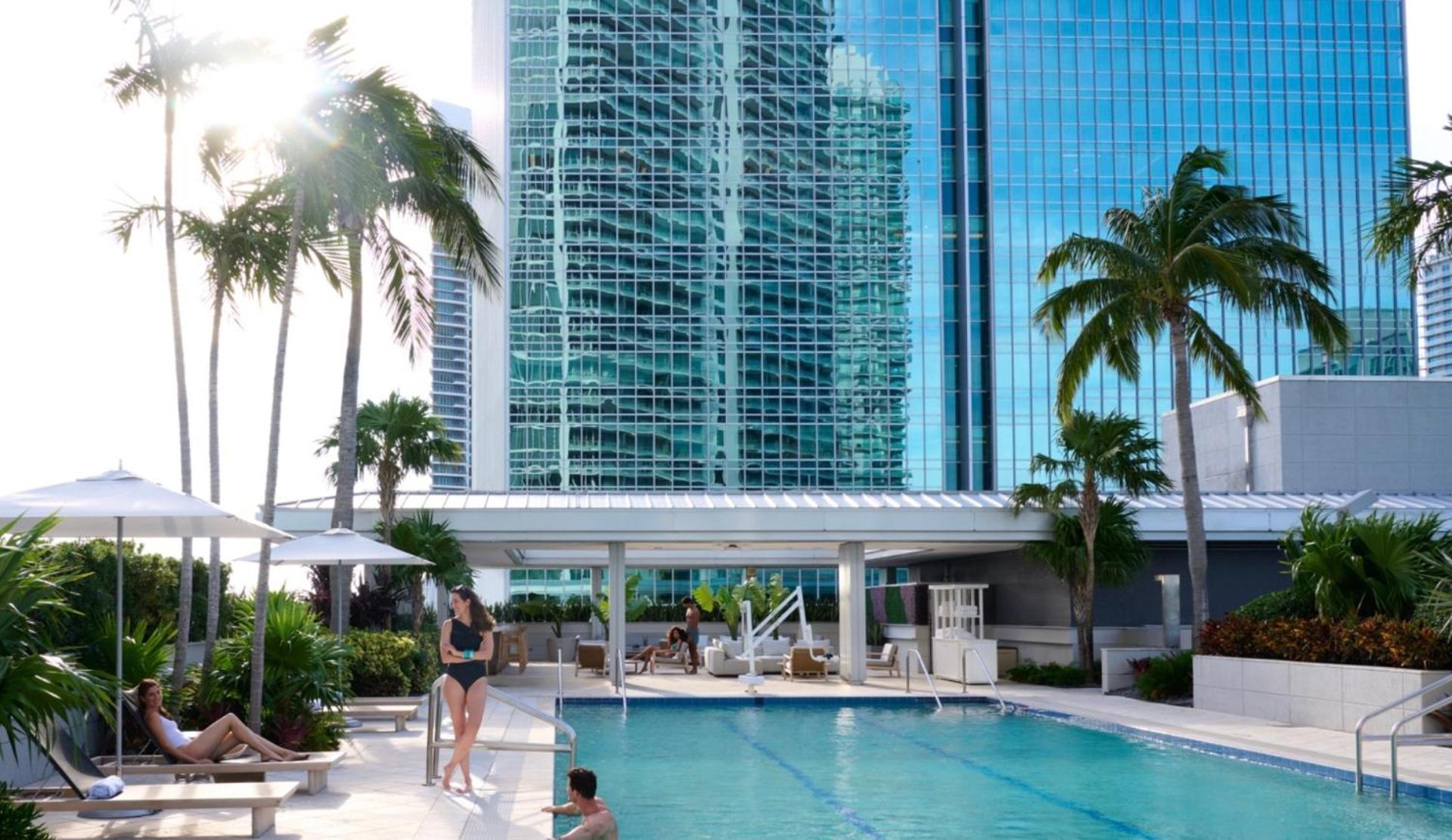 Miami Brickell Condos, Free Parking - AKA Residence